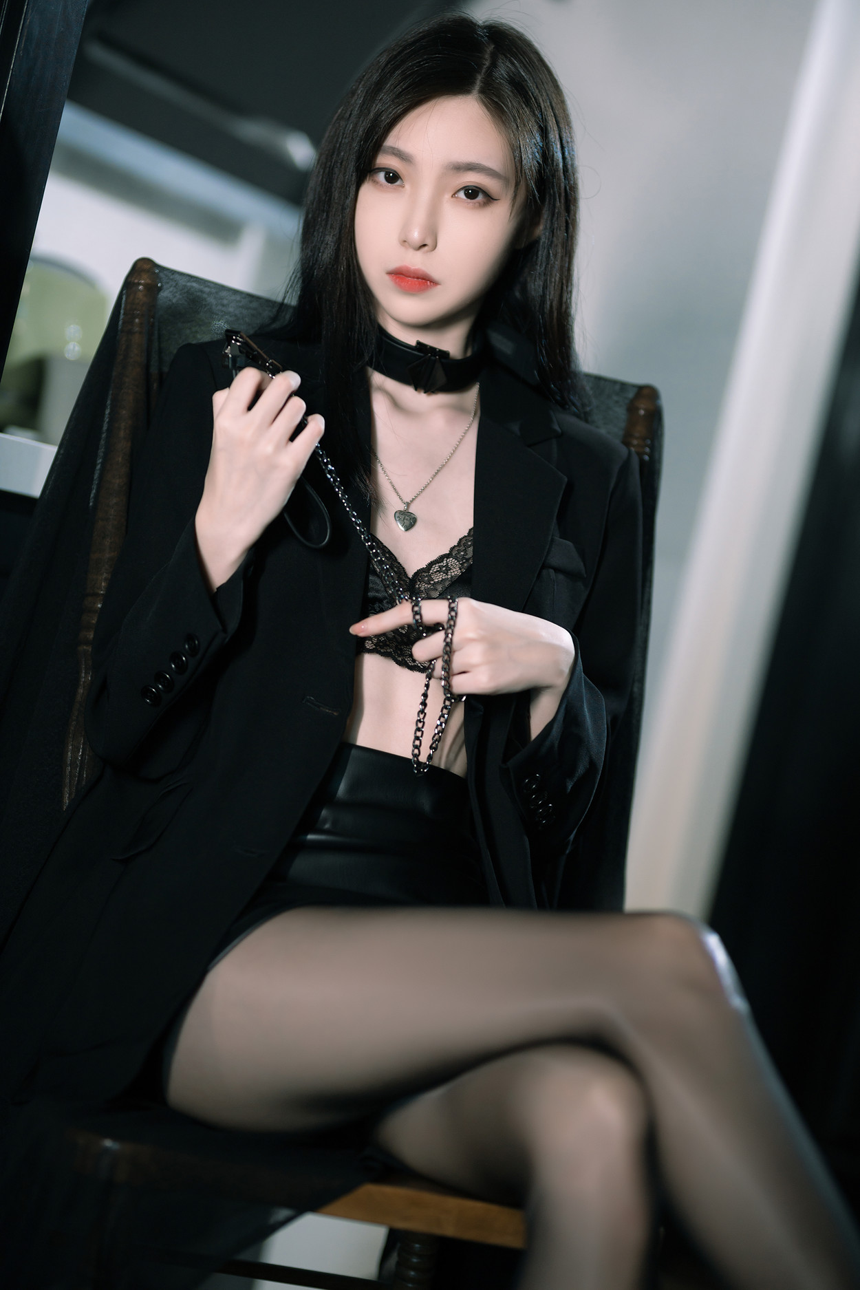 Cosplay 许岚LAN 黑色丝袜西装