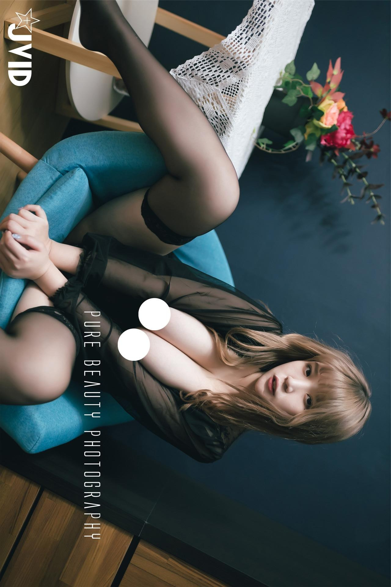 JVID Linda & Ruru 巨乳校花的碰撞_性感小恶魔-雪白H乳-极致美尻 Set.01