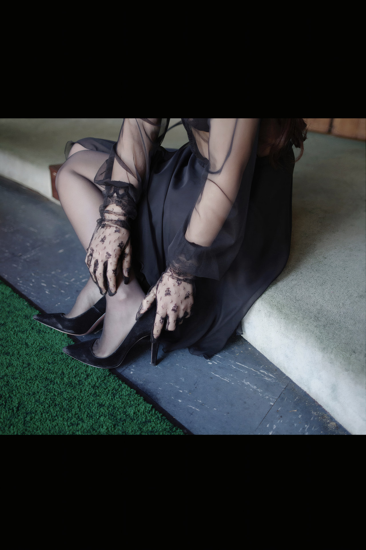Shoko 祥子, 週刊現代デジタル写真集 謎の青春美女 「最期の旅」 Set.03