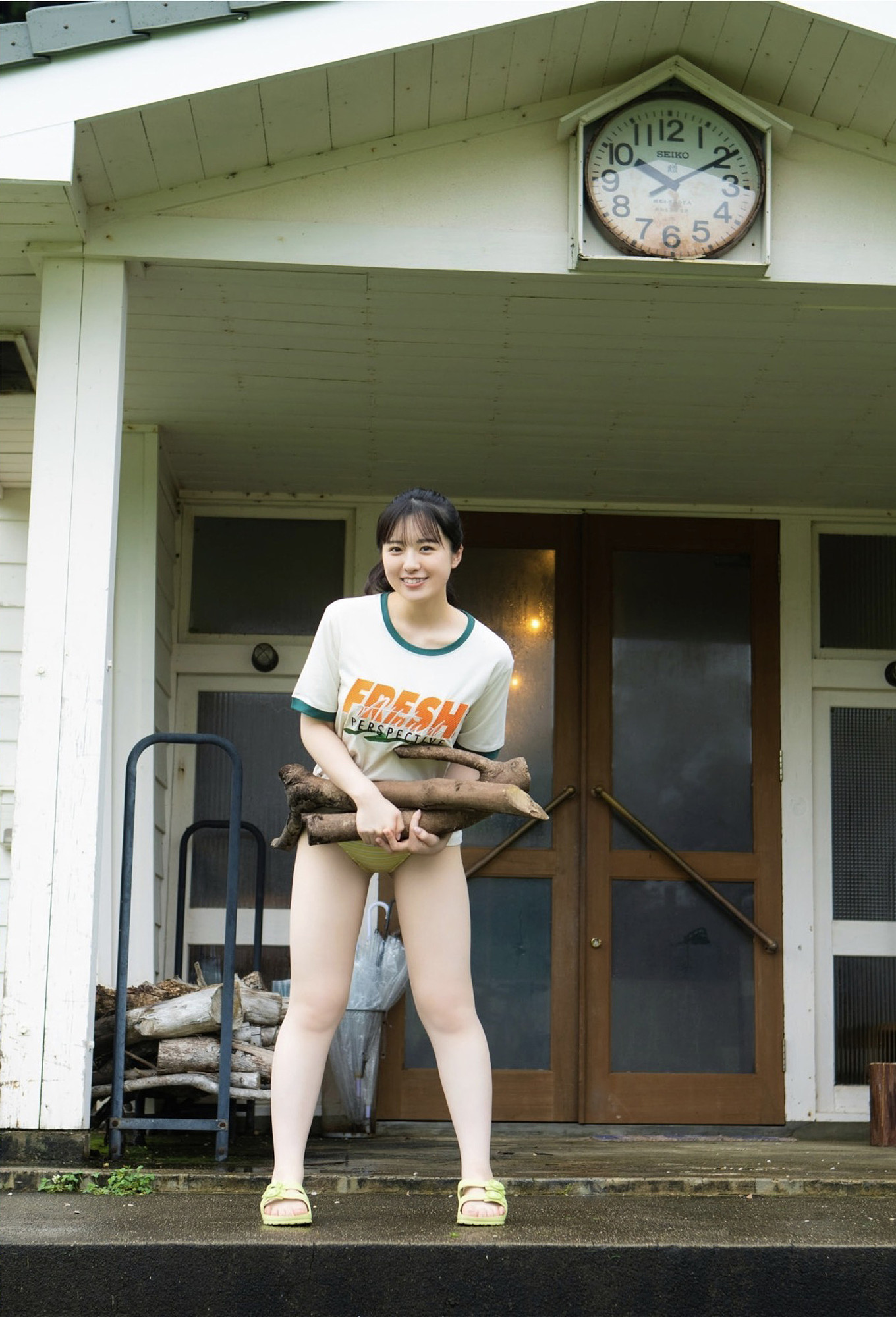 Yumena Nishino 西野夢菜, 写真集 「田舎へ帰ろう Going back to the country」 Set.01