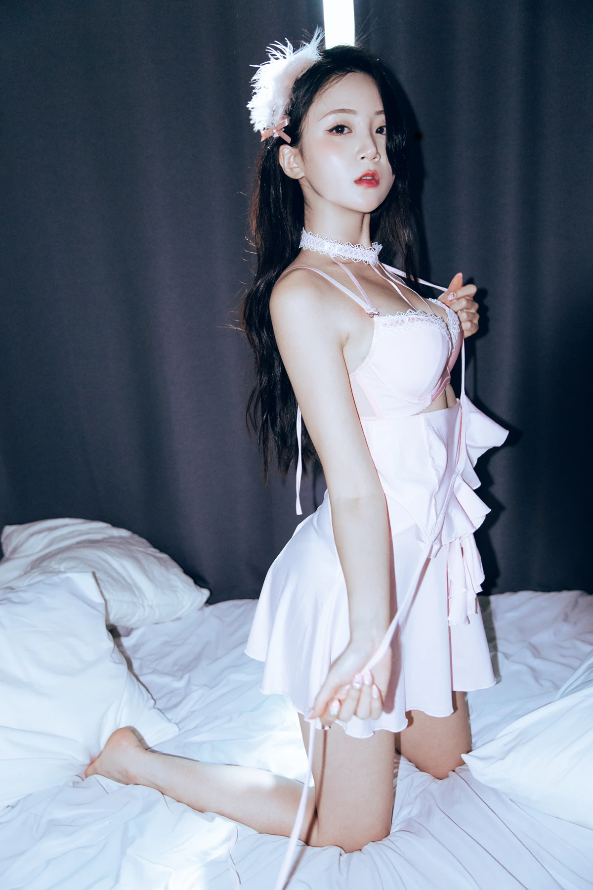 Hanseul 한슬, PhotoBook 「Black Swan」 Set.01 - P25