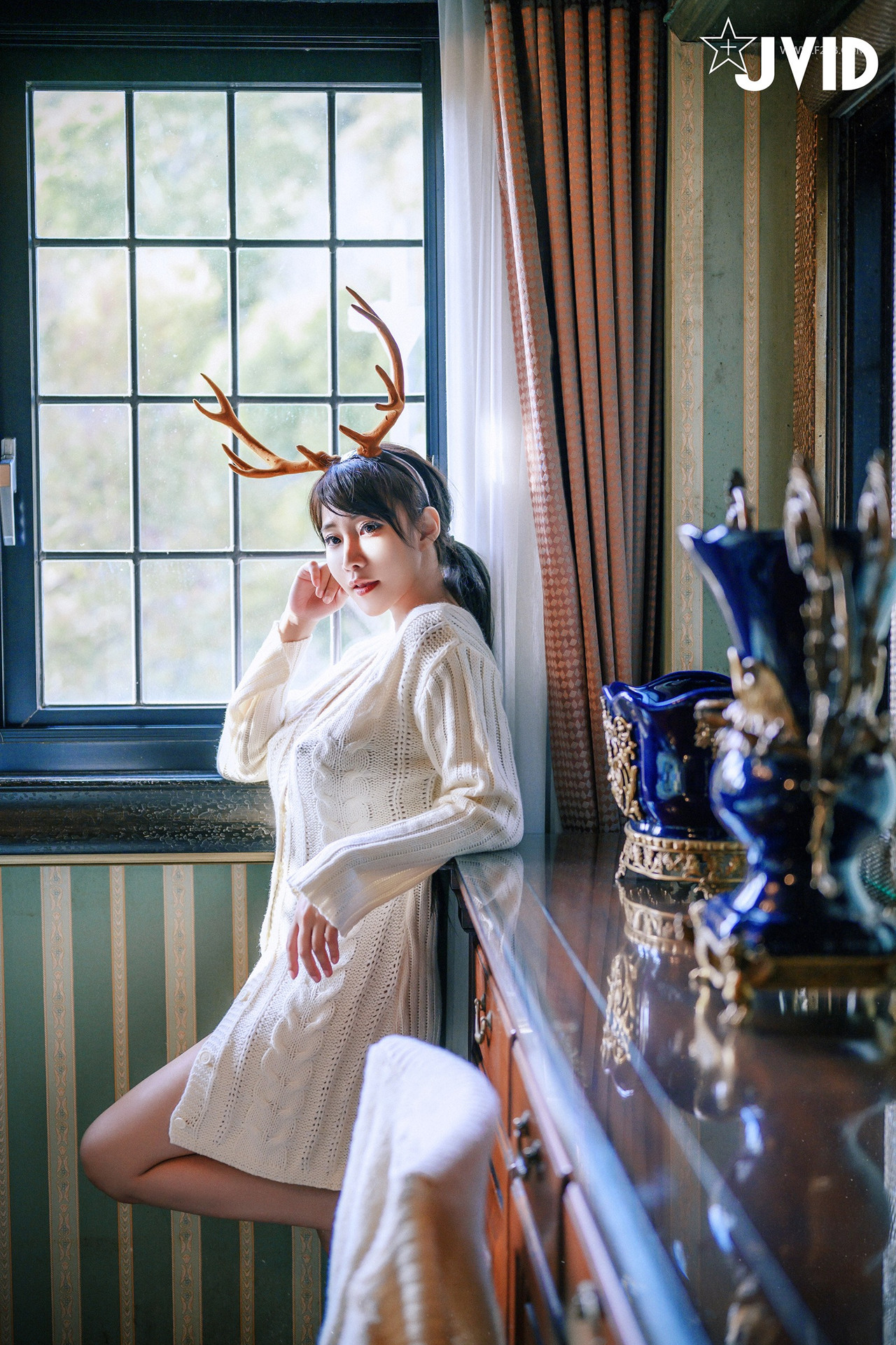 JVID Lele 樂樂 – 全輯上空無碼 巨乳校花 樂樂－鹿角loli的報恩！ Set.01