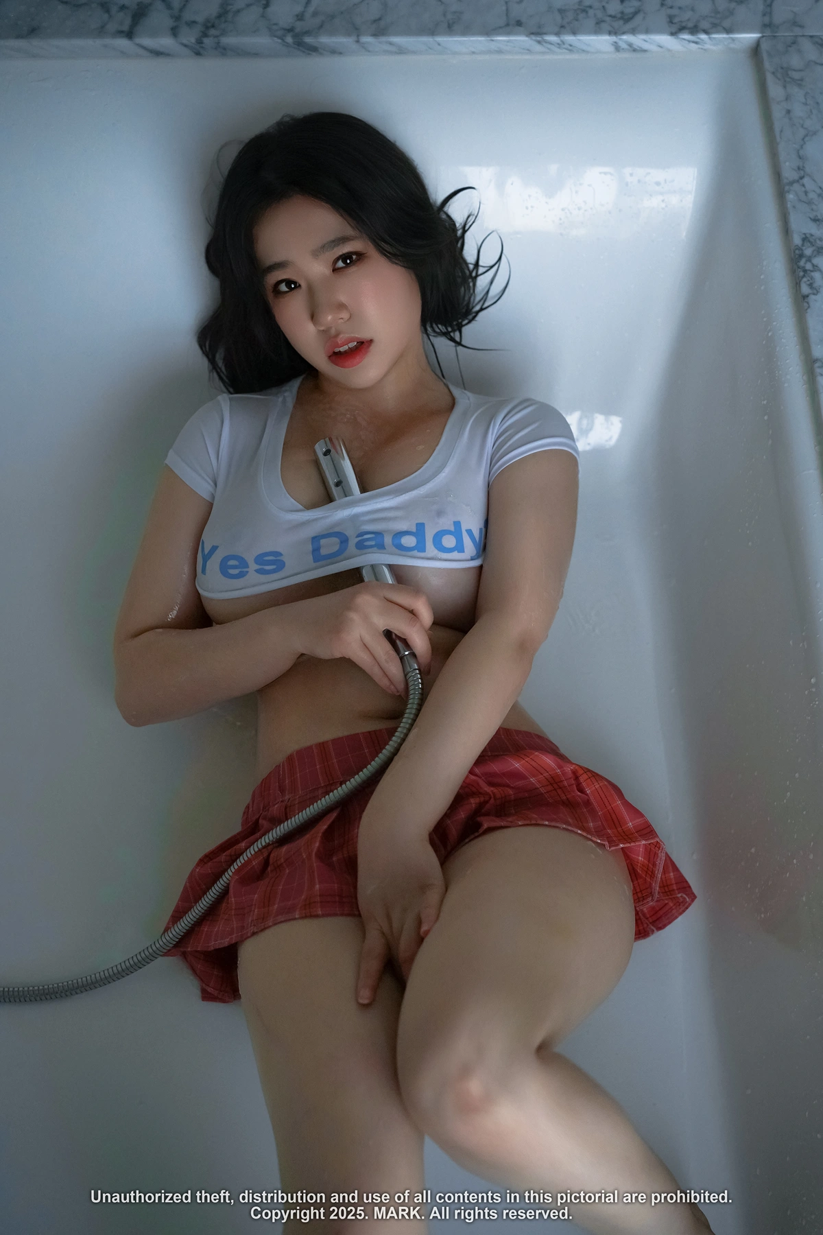 Jenn 젠, MARK Photobook 「Excitement in Wet Bath」 Set.02 - P26