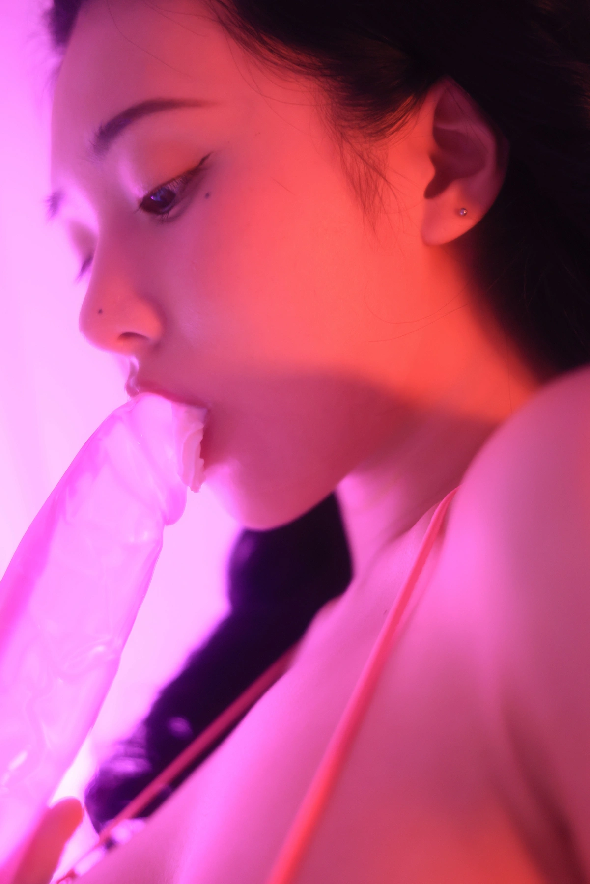 Yeon Woo 연우, Photobook 「TOY」 Set.01 - P15