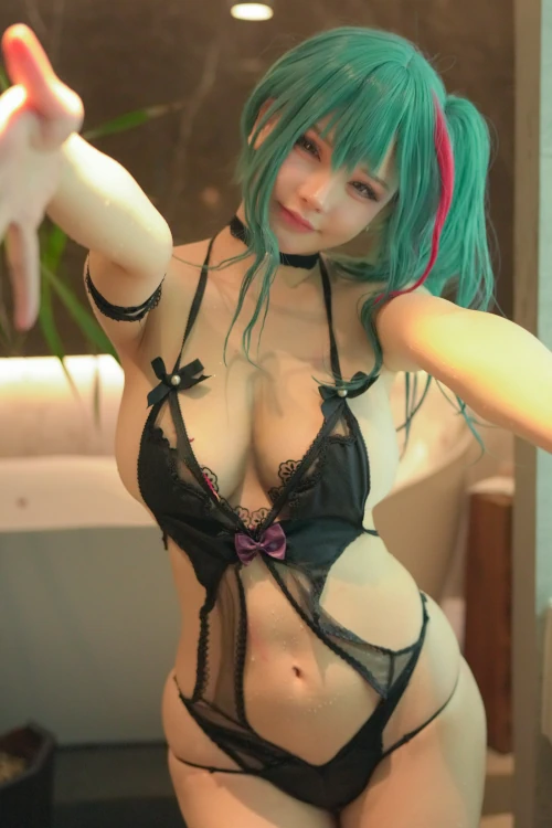 Cosplay 前羽_rr – 碧蓝航线 环洗手间