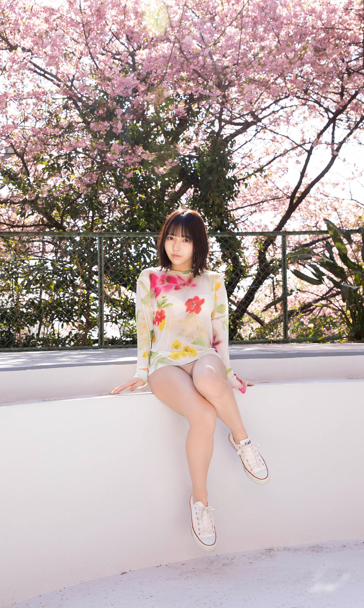 Toumi 十味, 週プレ Photo Book 「キミと春らんまん」 Set.01 - P2