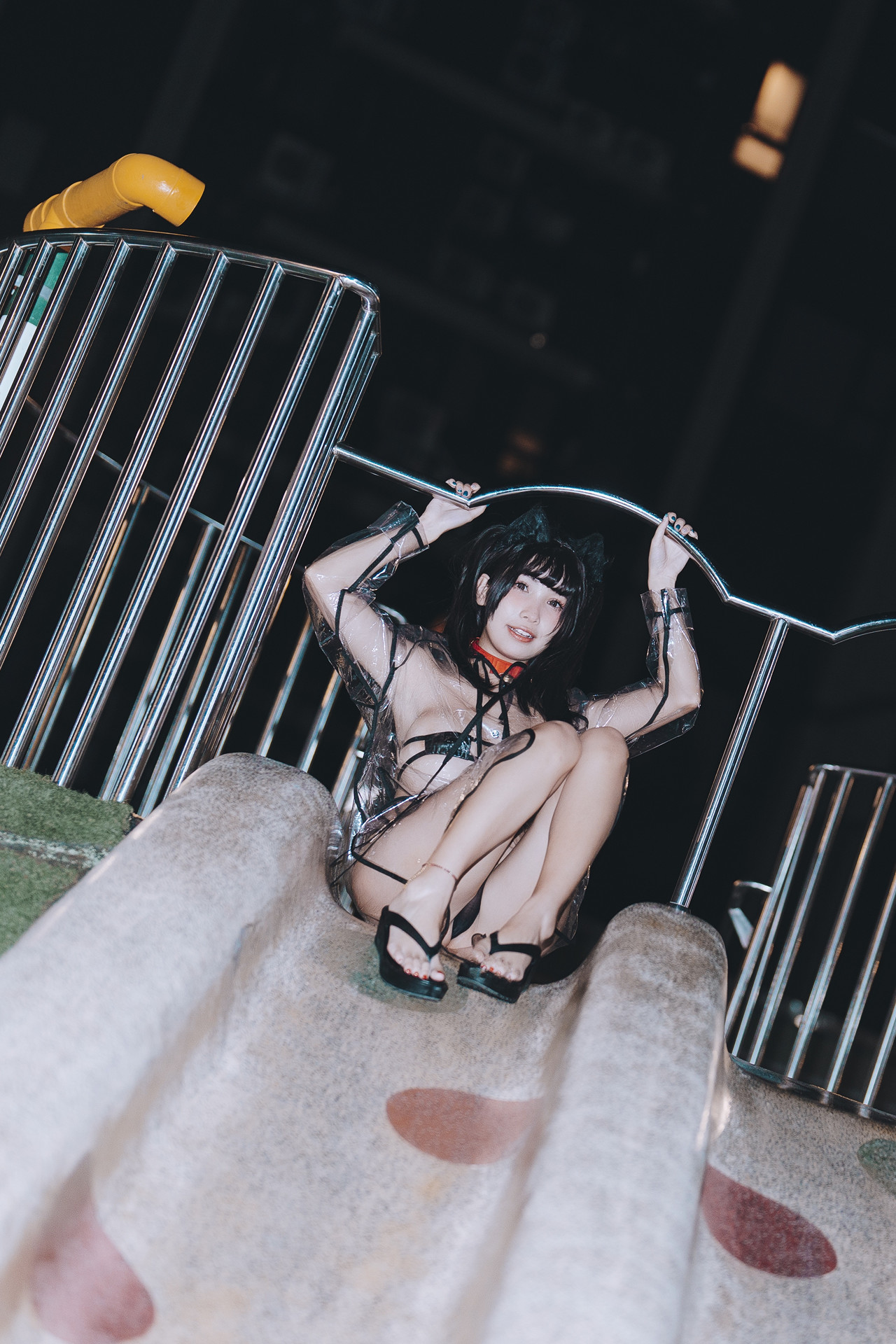 慕慕Momo, ヌード写真集 溜雨衣貓貓 Rainy Day - P10