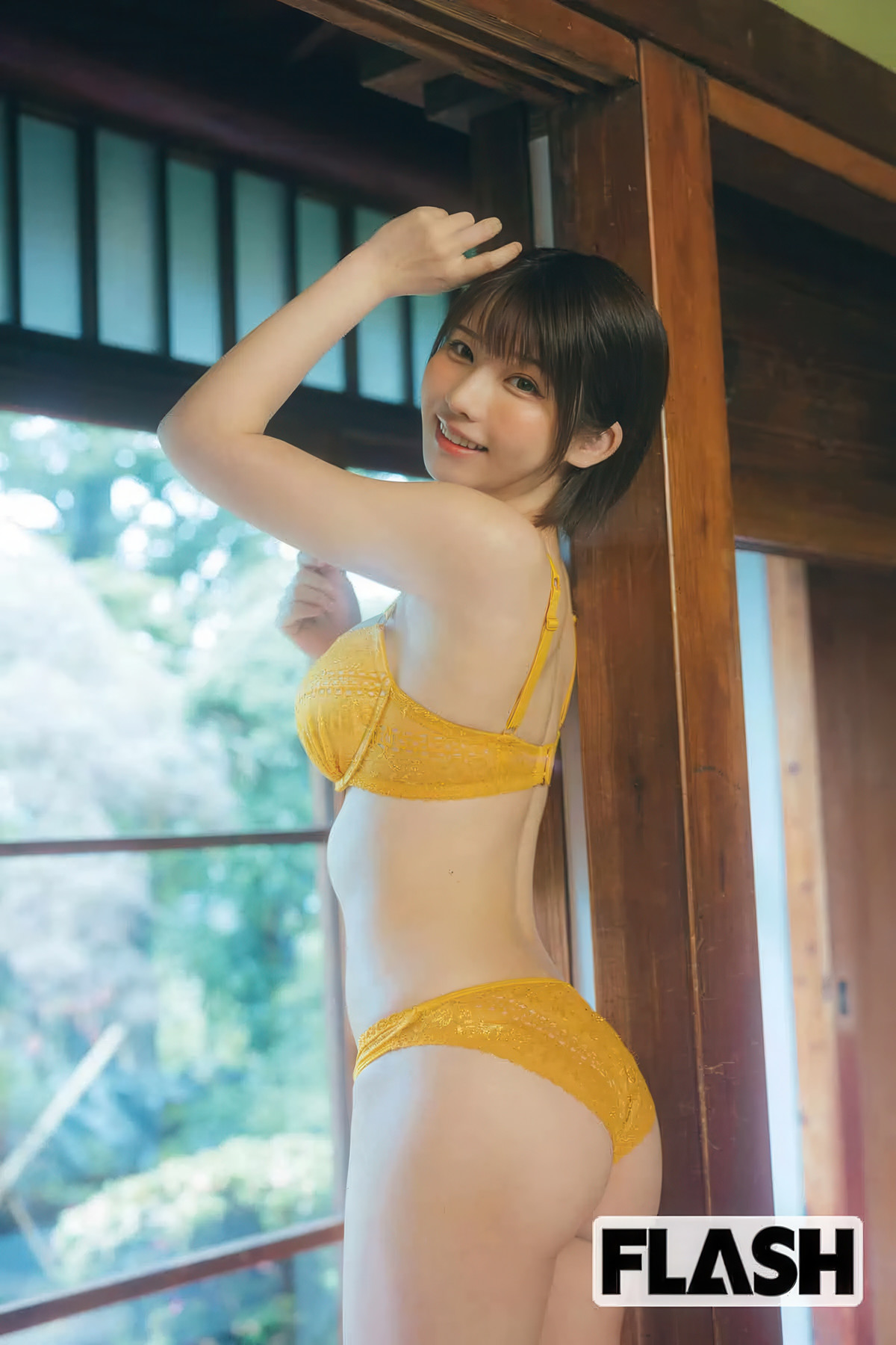 Enako えなこ, FLASH 2025.08.05 (フラッシュ 2025年8月5日号) - P21