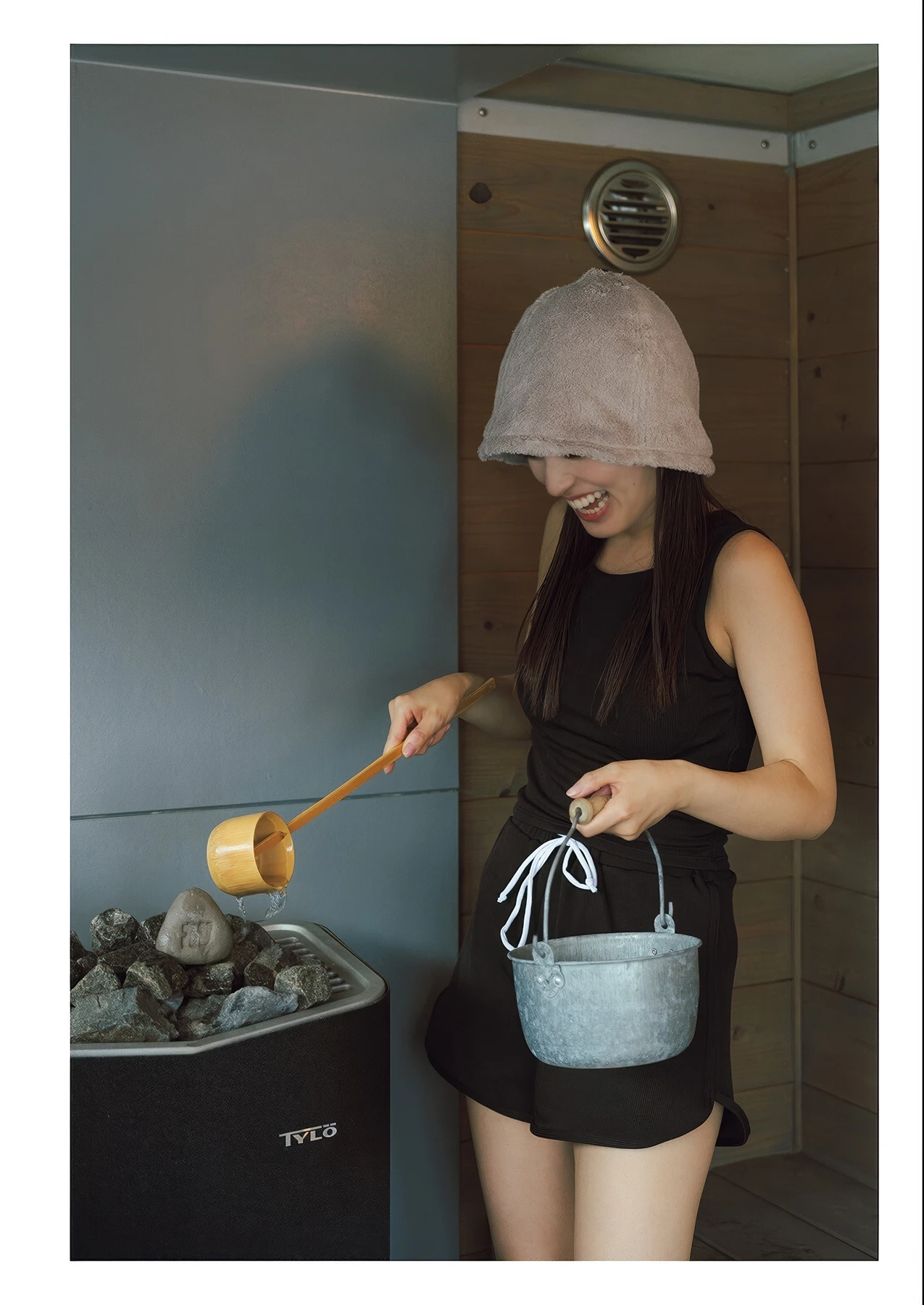 Rikako Aida 逢田梨香子, 写真集 「日々」 Set.01 - P19