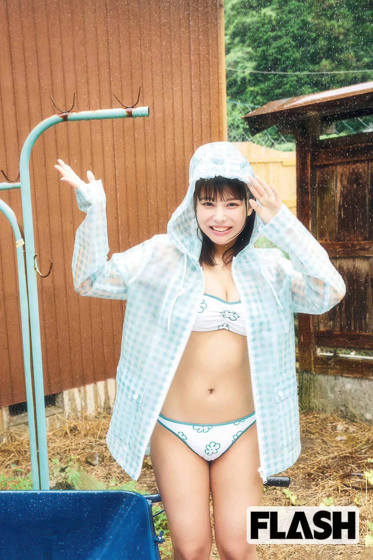 Amisa Miyazaki 宮崎あみさ, FLASH 2025.08.19-26 (フラッシュ 2025年8月19-26日号) - P22