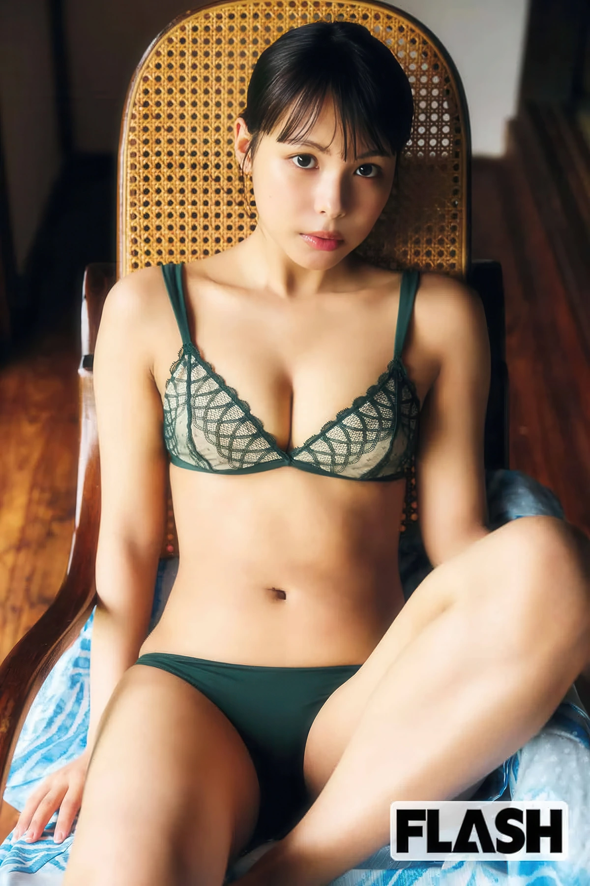 Amisa Miyazaki 宮崎あみさ, FLASH 2025.08.19-26 (フラッシュ 2025年8月19-26日号) - P25