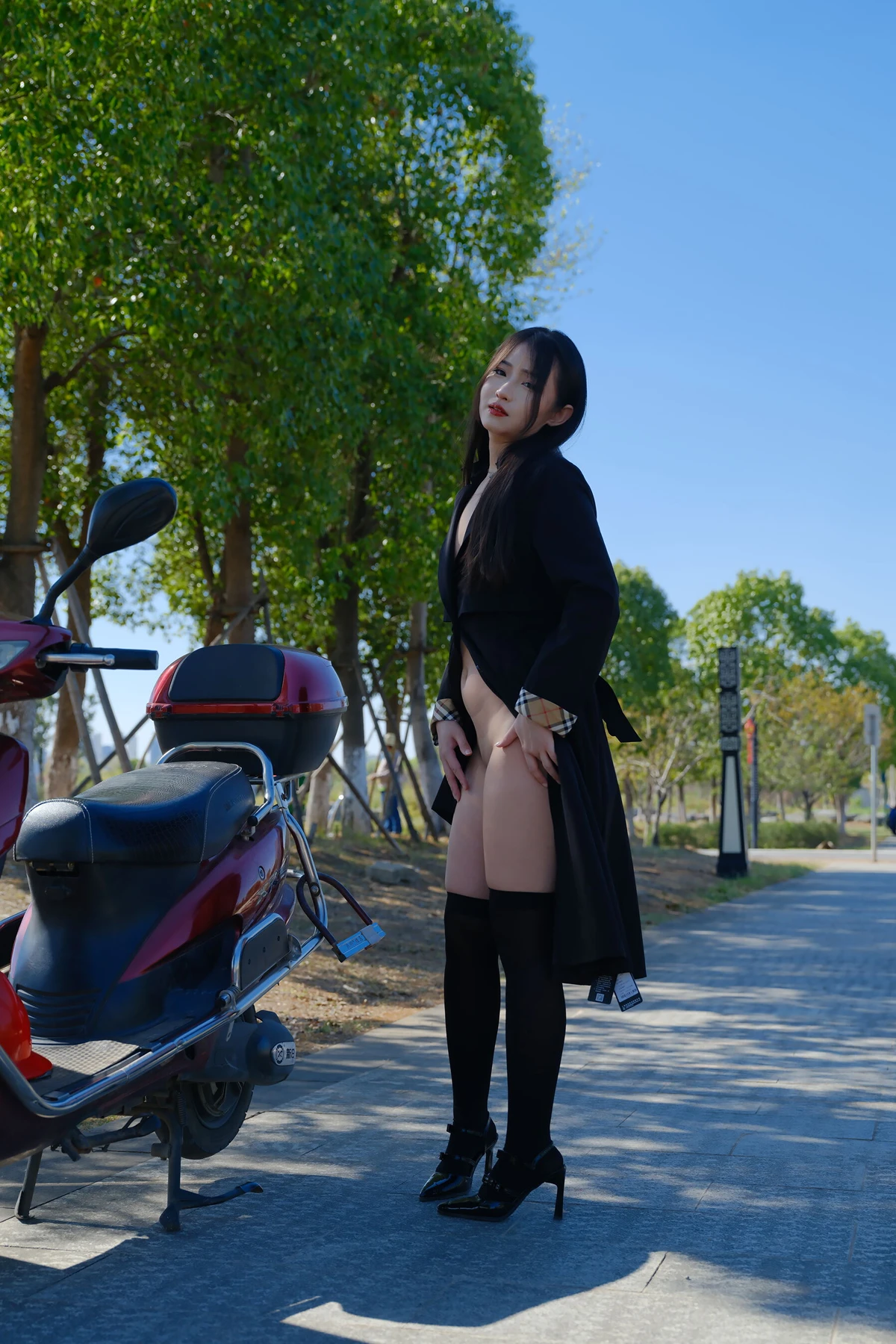 小泽 – 黑丝御姐 户外露出 Set.01 - P21