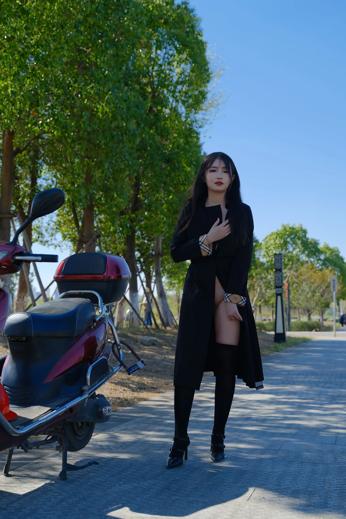 小泽 – 黑丝御姐 户外露出 Set.01 - P29