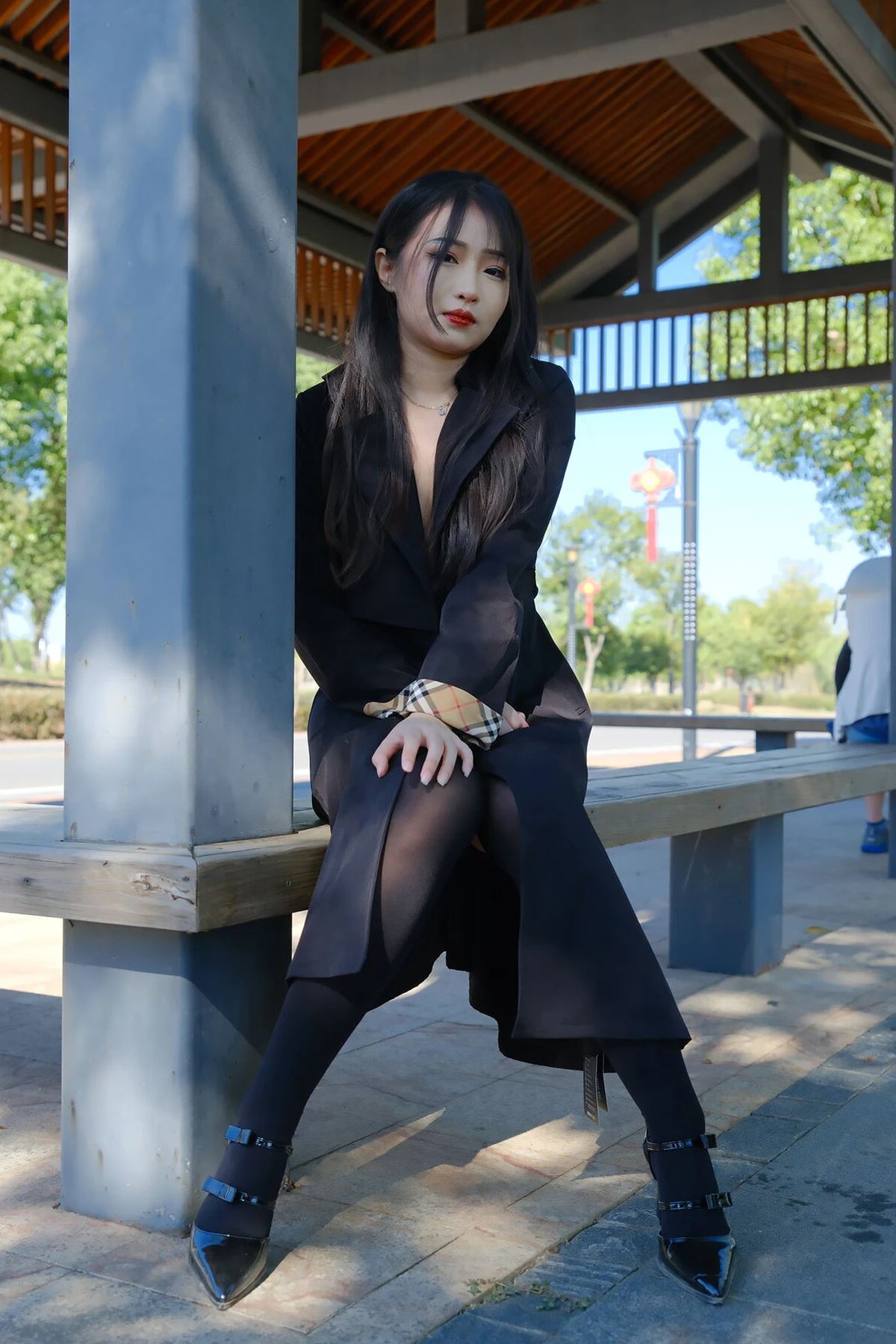 小泽 – 黑丝御姐 户外露出 Set.02 - P18