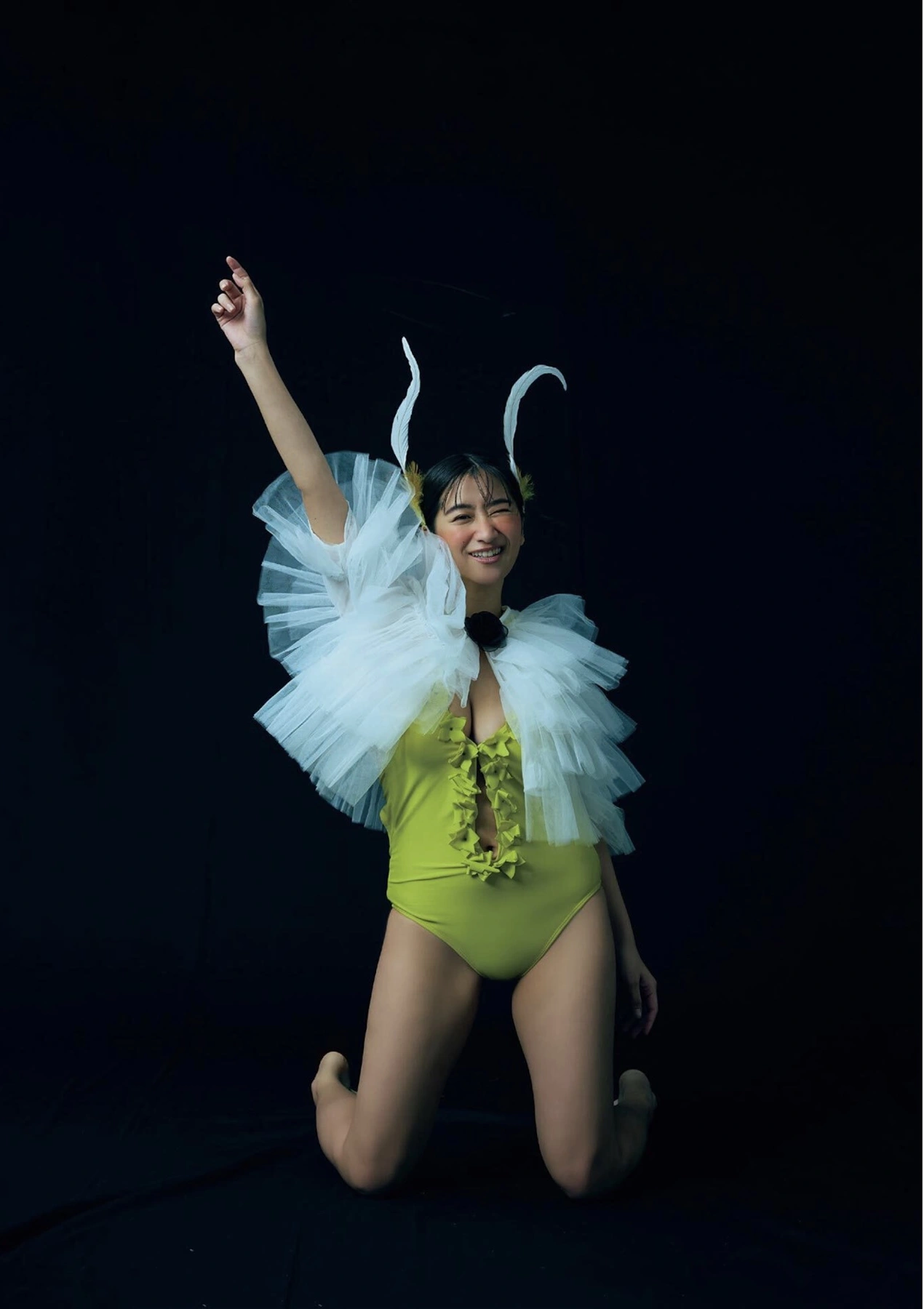 Ina Enohara 榎原依那, B.L.T. 写真集 Monster Round 4 - P14