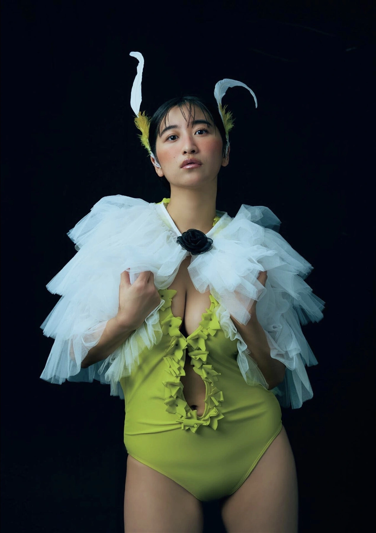 Ina Enohara 榎原依那, B.L.T. 写真集 Monster Round 4 - P15