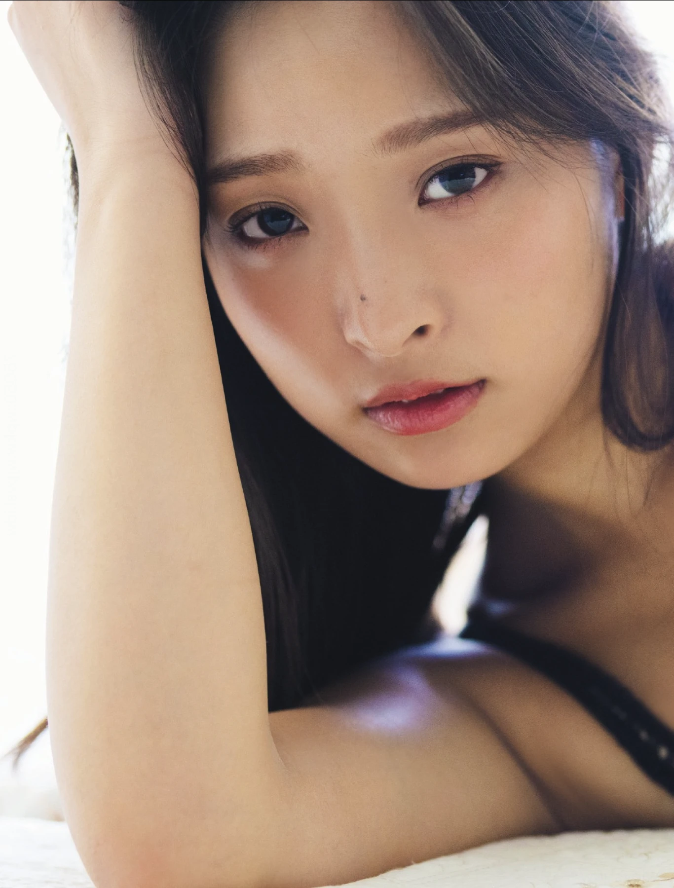 Misaki Sawa 沢美沙樹, FLASH 2025.10.07 (フラッシュ 2025年10月07日号) - P9