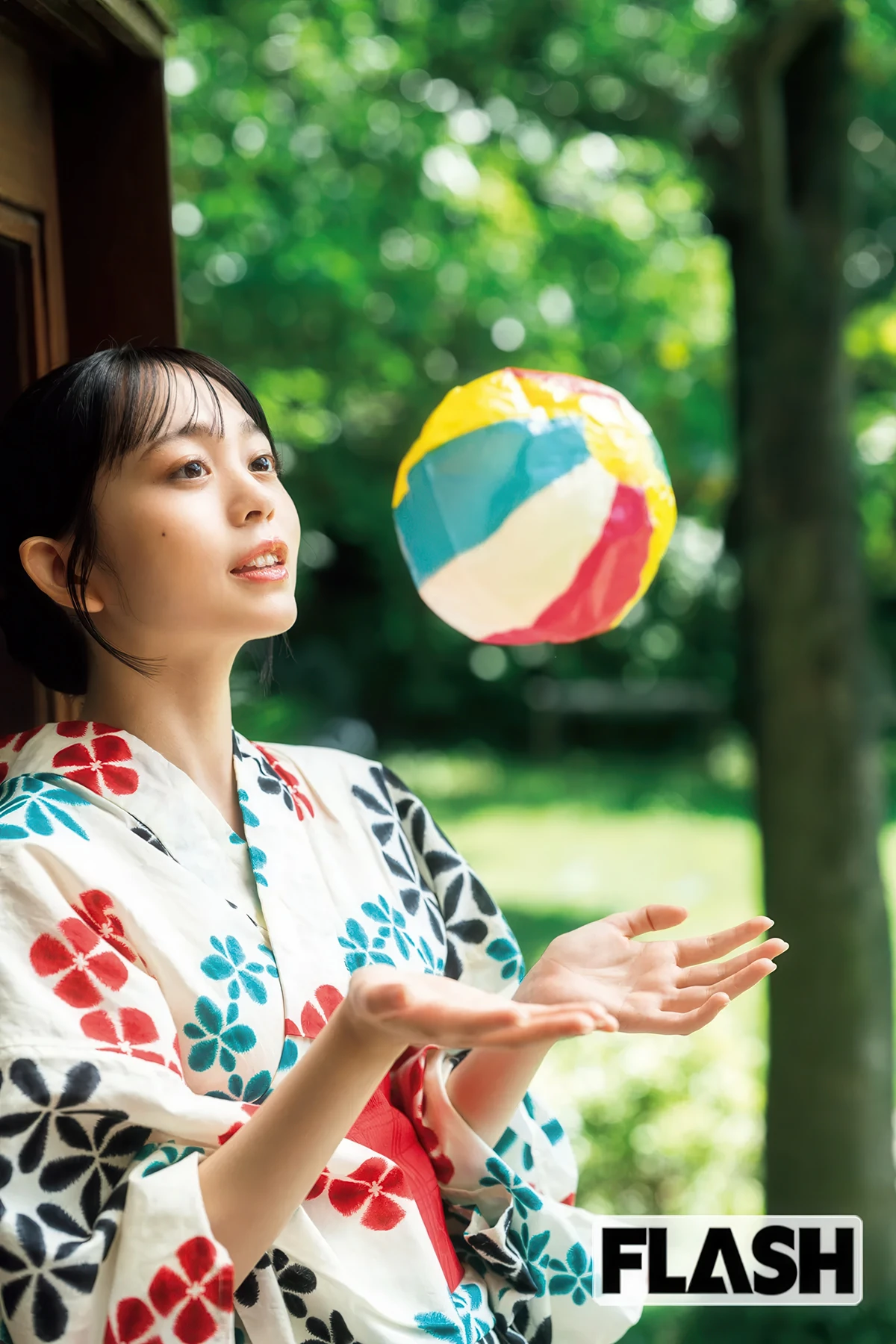 Mai Horai 蓬莱舞, FLASH 2025.10.14 (フラッシュ 2025年10月14日号) - P17