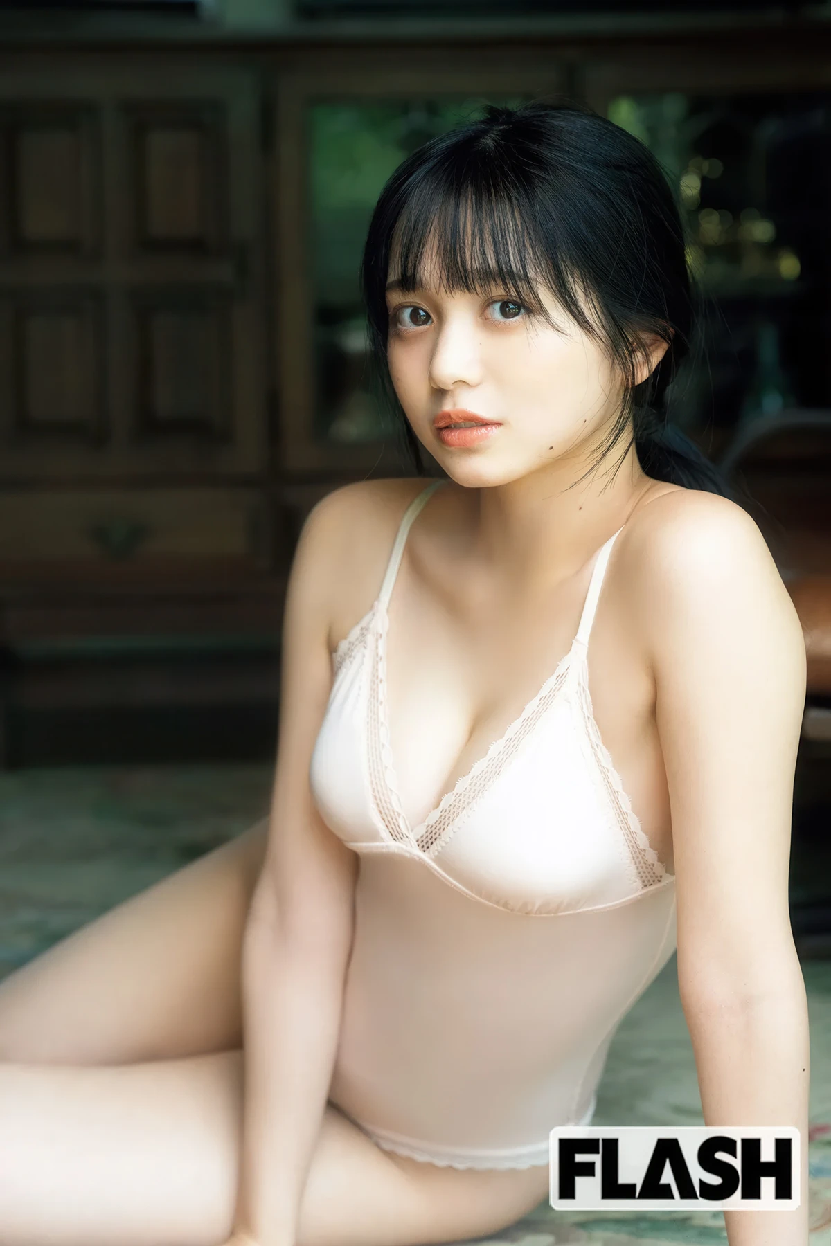 Mai Horai 蓬莱舞, FLASH 2025.10.14 (フラッシュ 2025年10月14日号) - P24