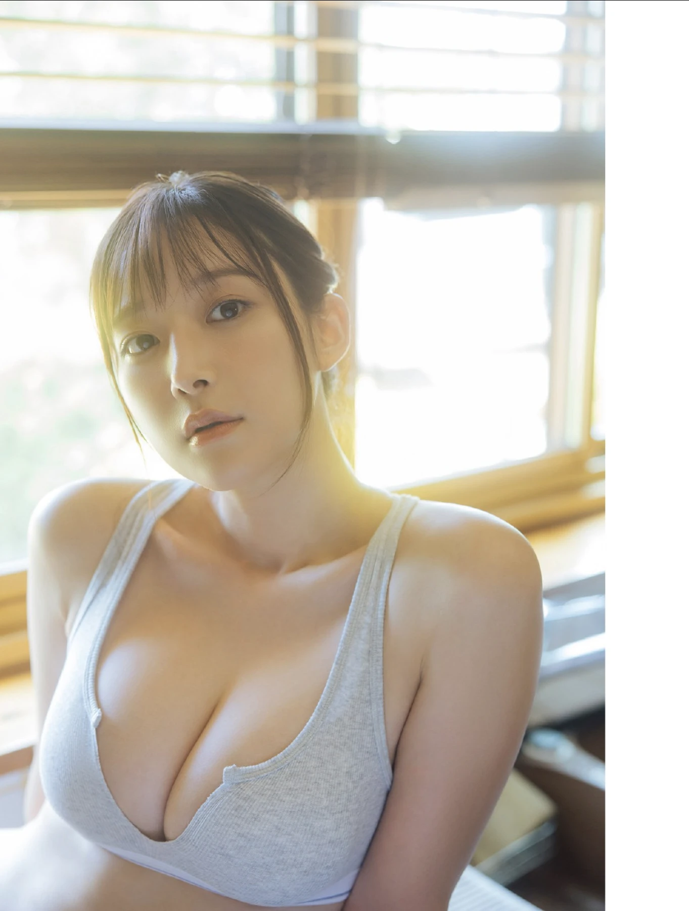 FLASHデジタル写真集の名作, FLASH 2025.10.21 (フラッシュ 2025年10月21日号) - P4