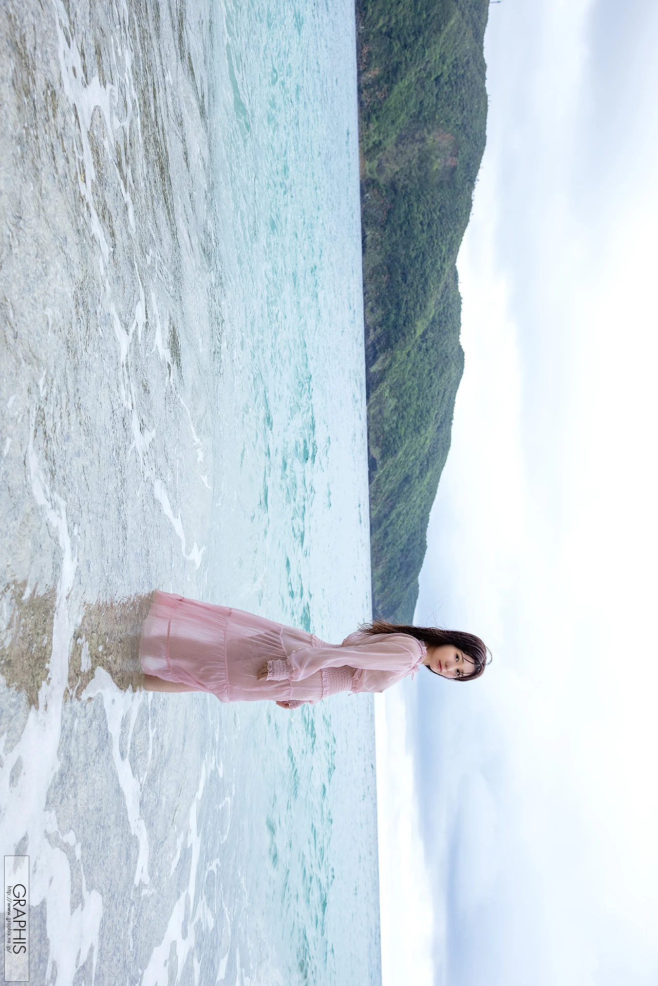 Mei Itsukaichi 五日市芽依, Graphis Special Gravure 「Vacation」 Vol.06 - P18