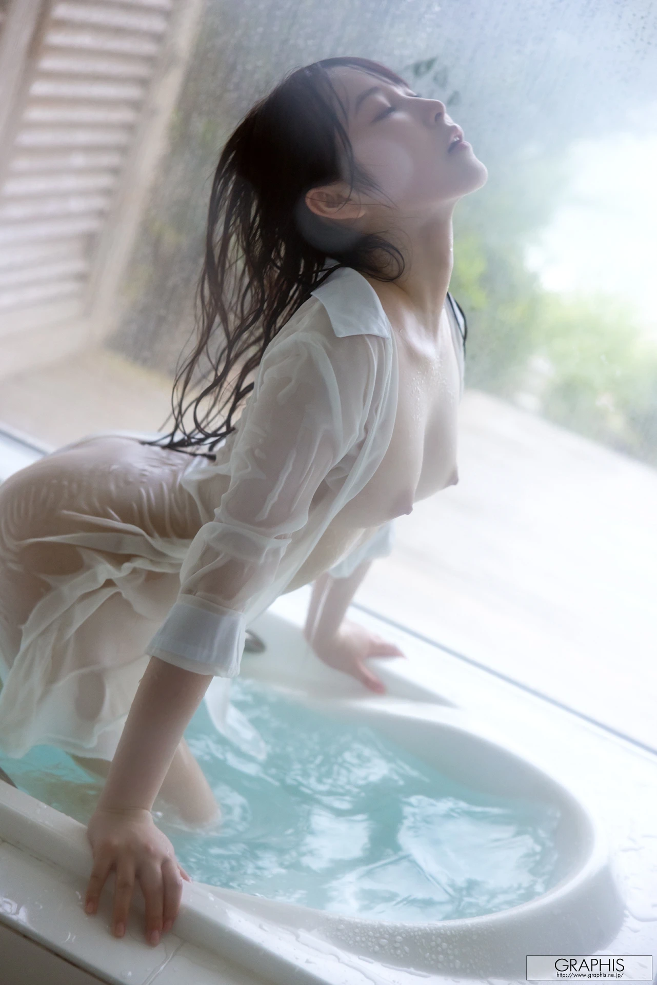 Jun Kasui 香水じゅん, Graphis Limited Edition 2025.10 - P10