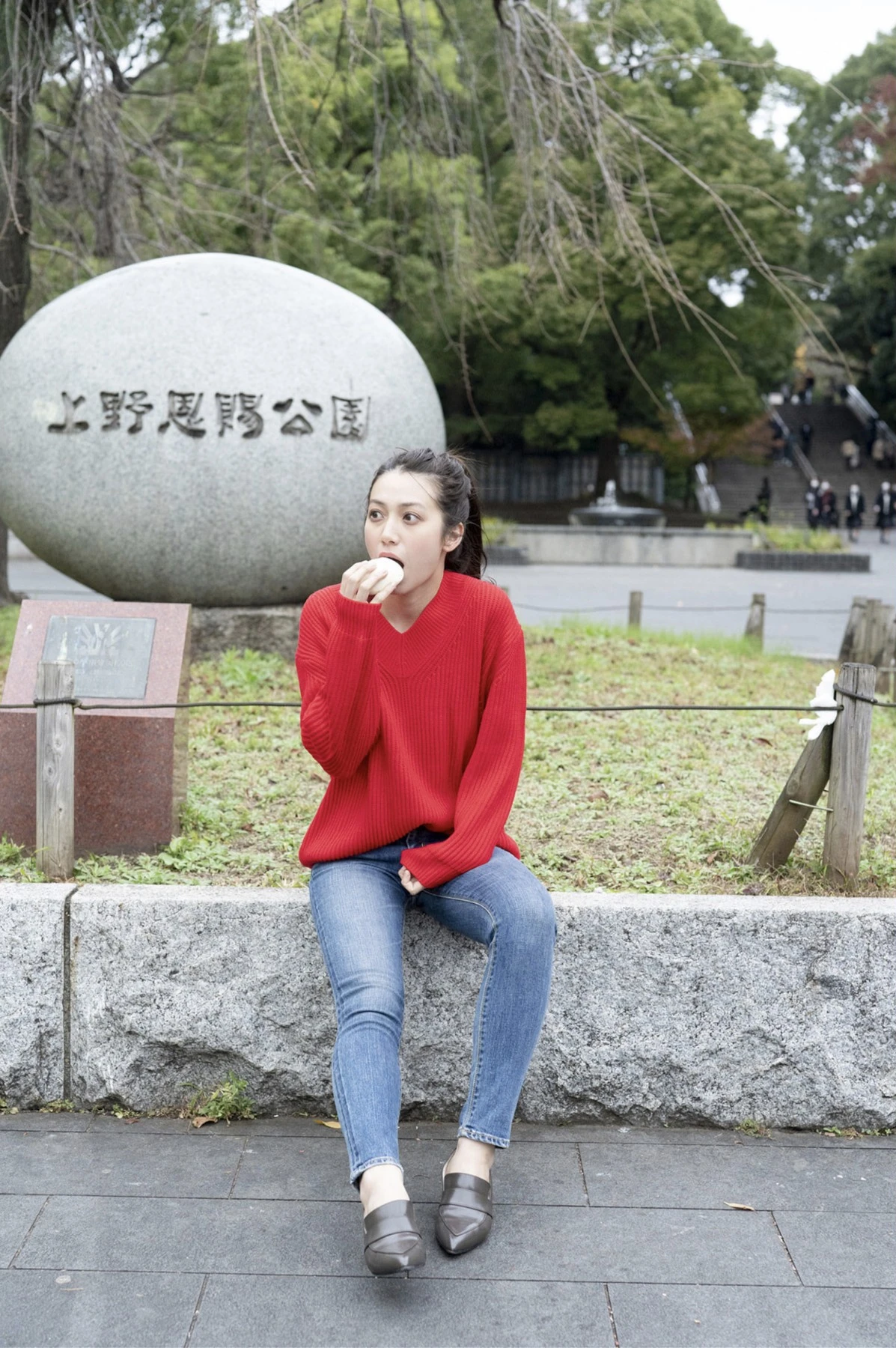 Airi Sato 佐藤あいり, FRIDAYデジタル写真集 「スポットライトに照らされて」 Set.02 - P5