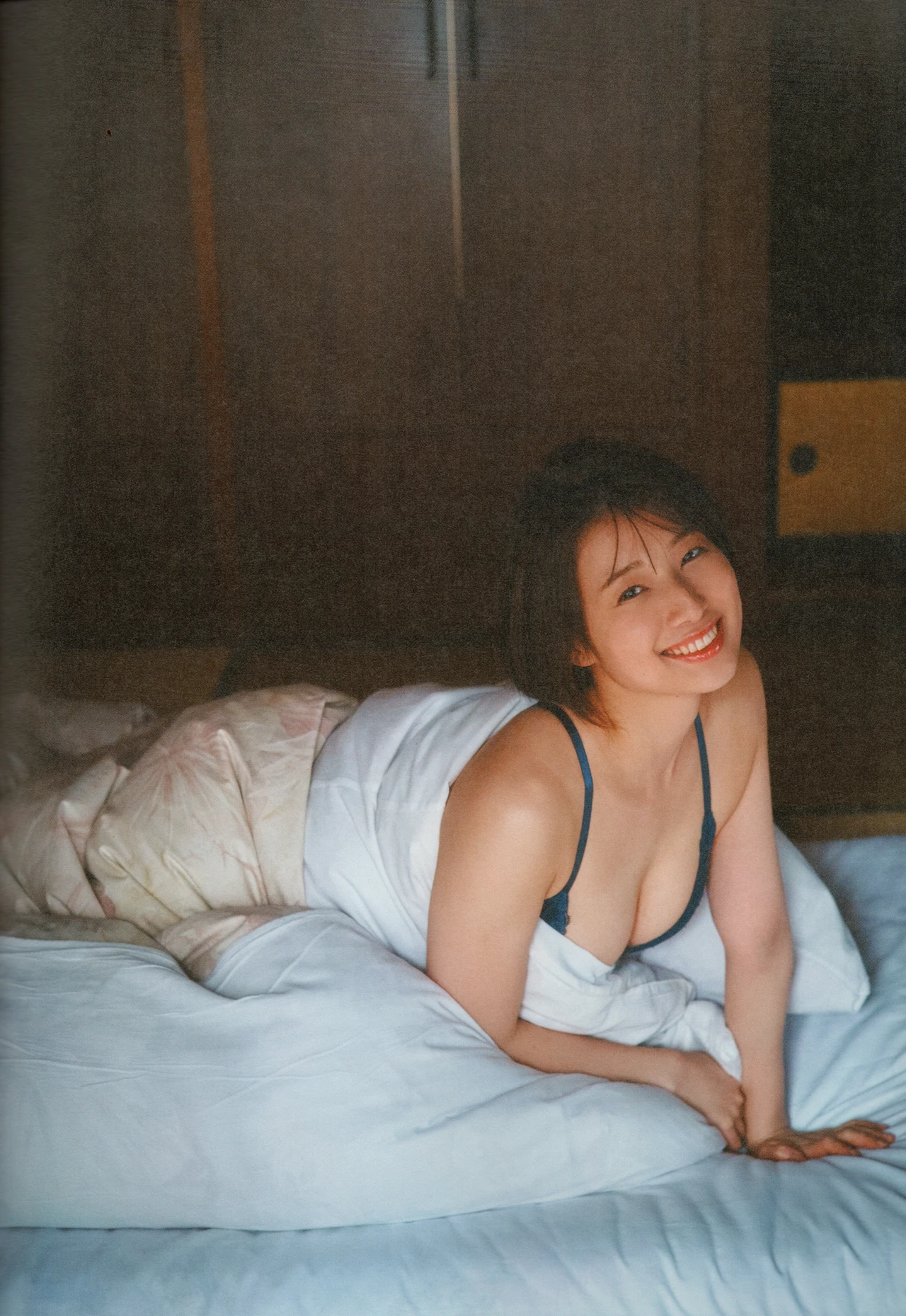 Wakana Abe 安部若菜, 1st 写真集 「愛される予感」 Set.02 - P27