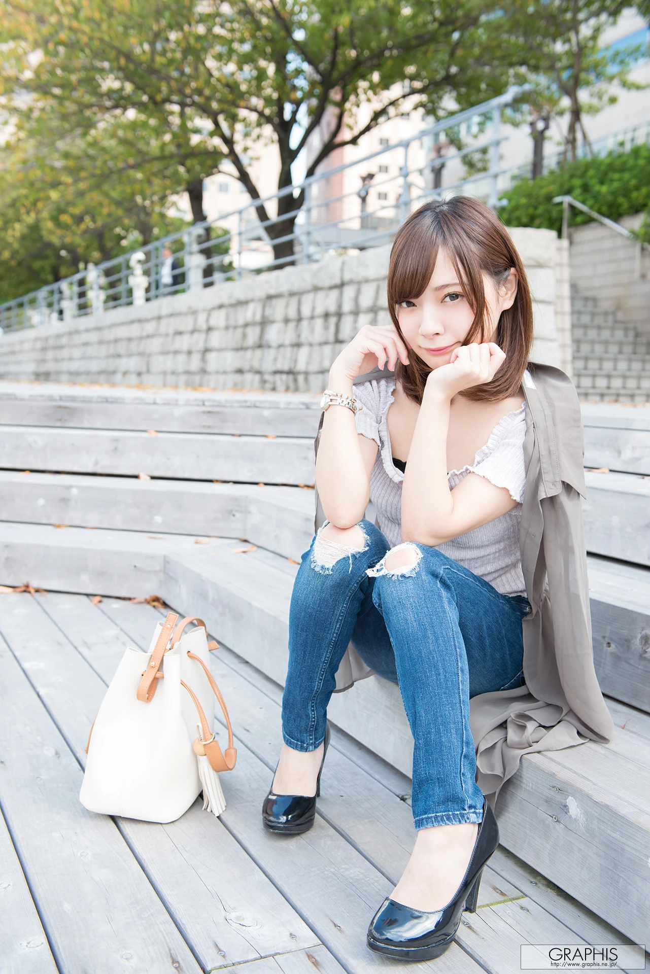 Miku みく & Mio ＆みお, Graphis Limited Edition HALLOWEEN SPECIAL EXTRA 001 - P11
