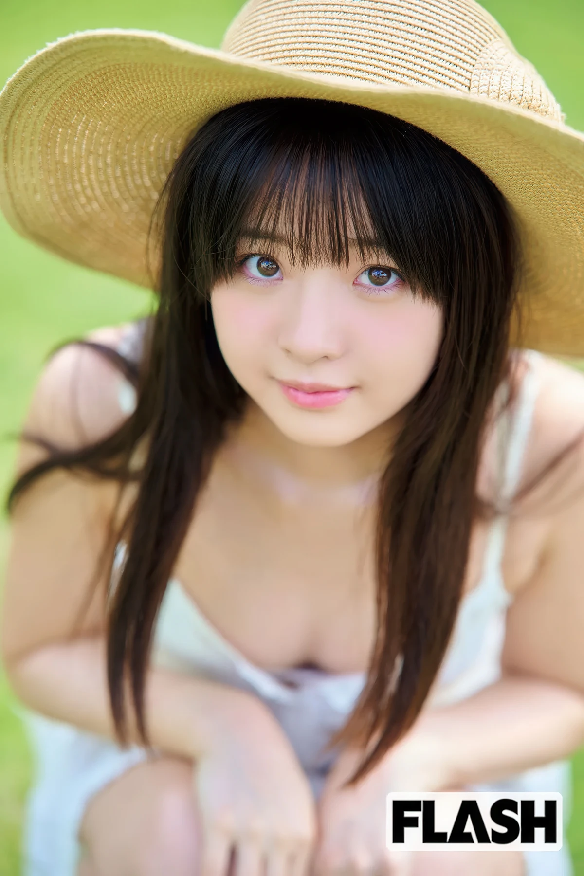 Momo Inoue 井上もも, Mai Horai 蓬莱舞, Sakura Imai 今井春花, FLASH 2025.11.04 (フラッシュ 2025年11月4日号) - P21