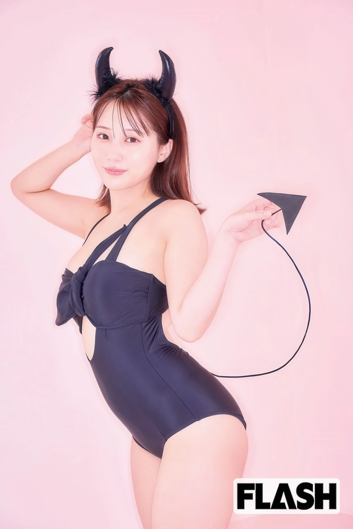 Miku Tanaka 田中美久, FLASH 2025.11.11 (フラッシュ 2025年11月11日号) - P32