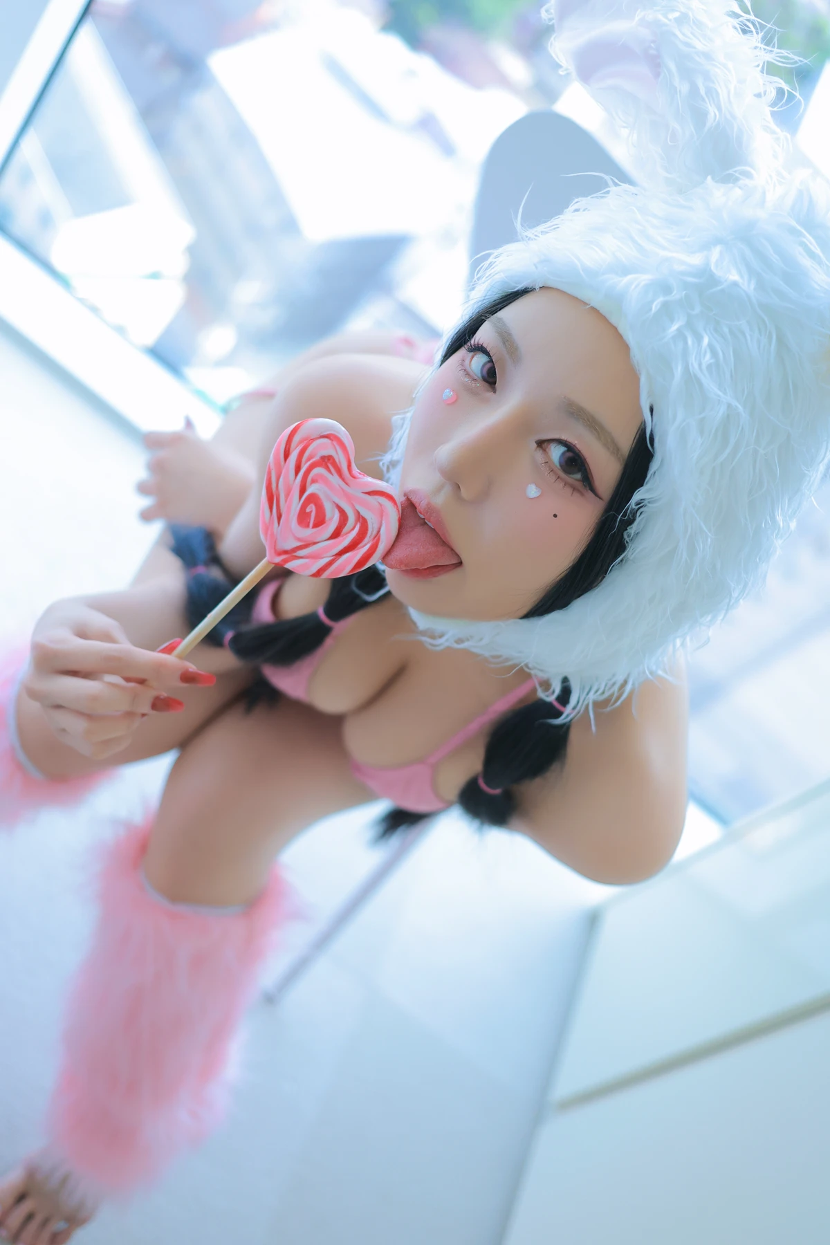 Dongeuran 동그란, PhotoBook 「Naked Bunny」 Set.02 - P57