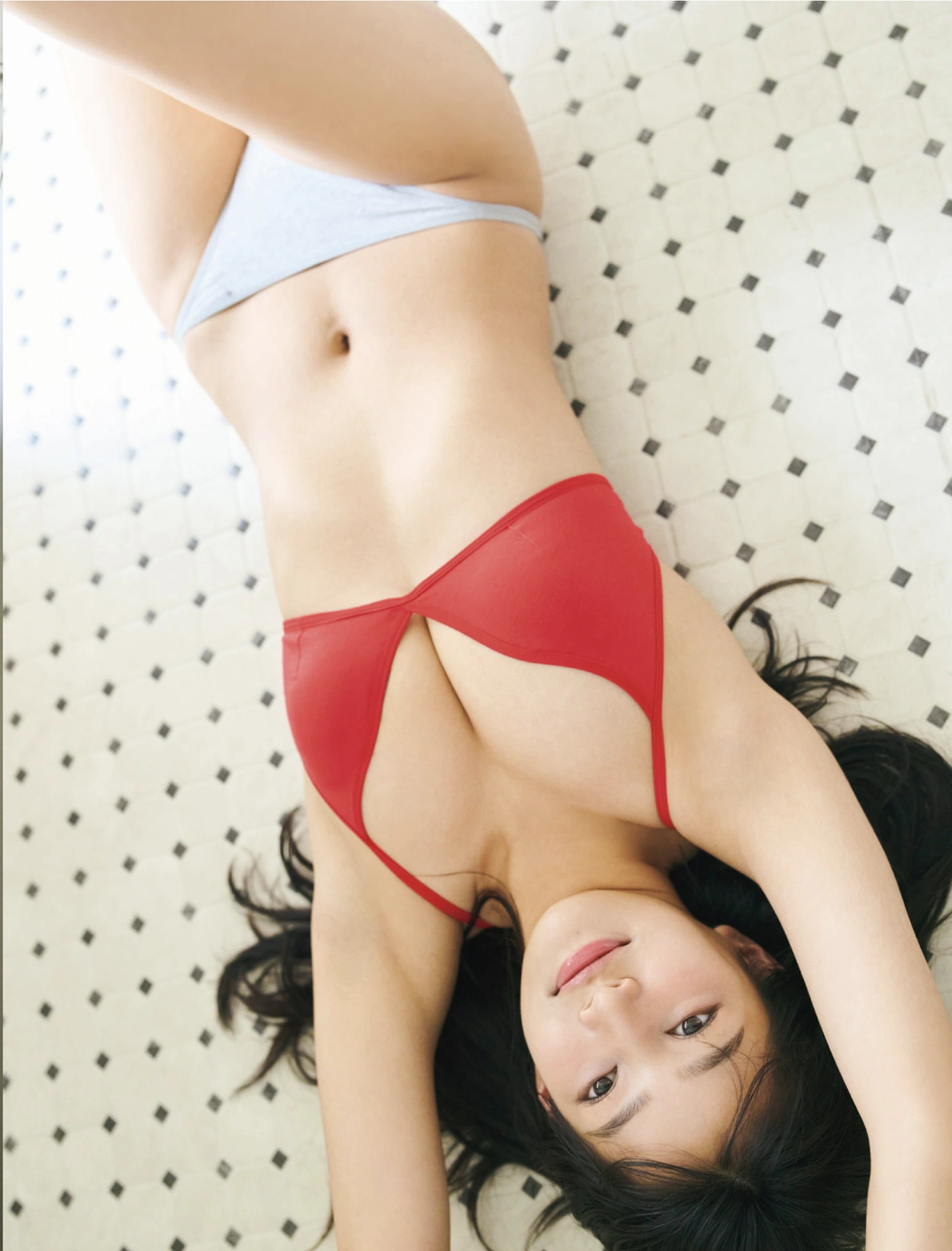 葉月くれあ 虹咲カリナ 高木悠未, FLASH 2025.08.12 (フラッシュ 2025年8月12日号) - P9