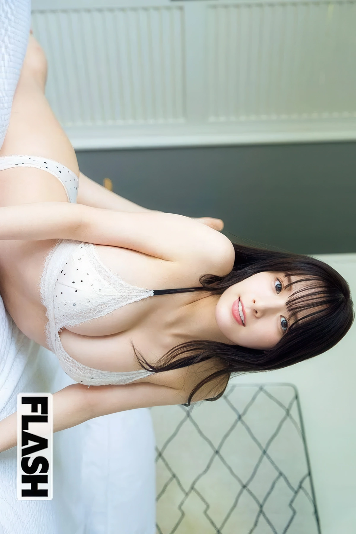 葉月くれあ 虹咲カリナ 高木悠未, FLASH 2025.08.12 (フラッシュ 2025年8月12日号) - P16
