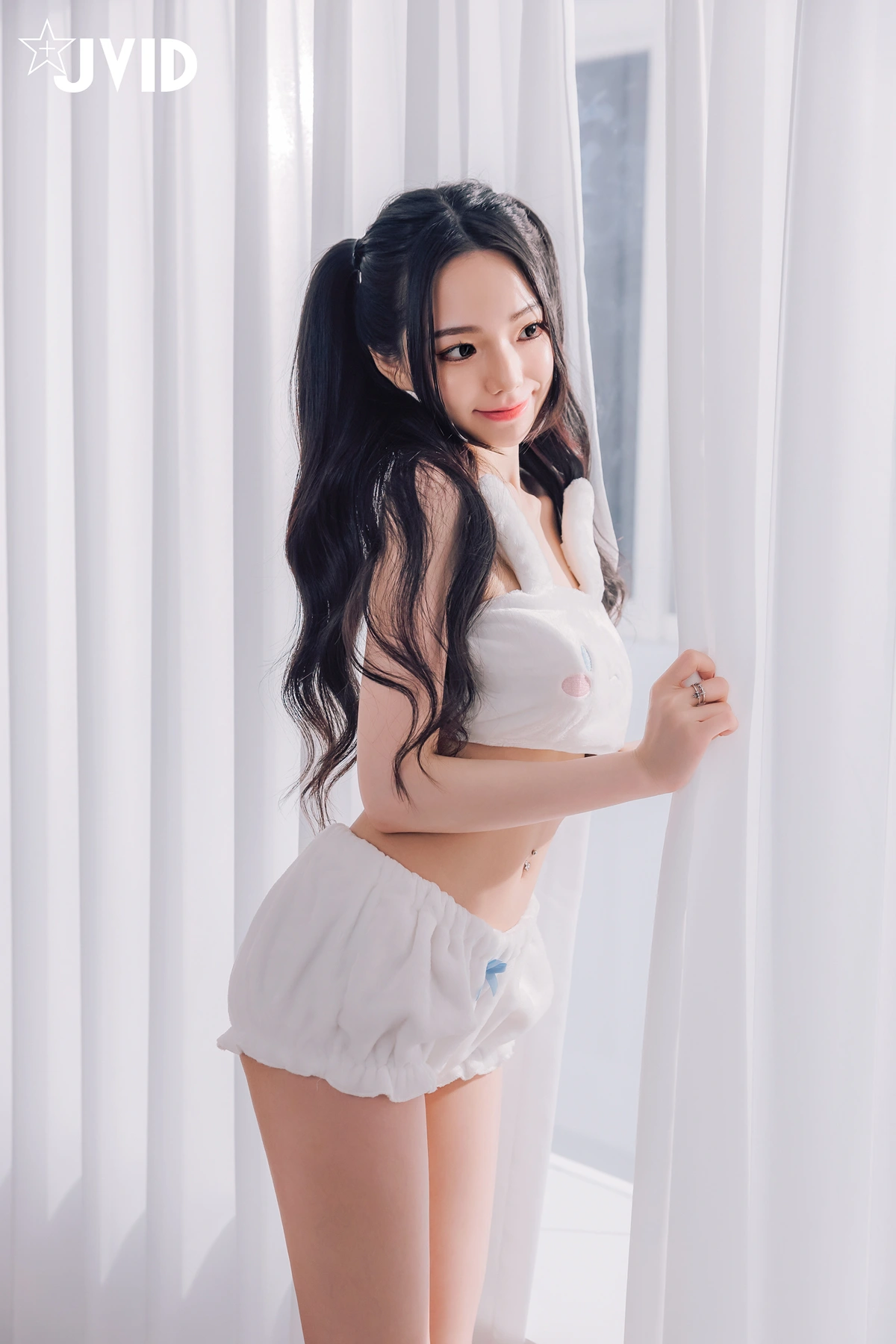 JVID 胎尼 & 啾啾 – 啾啾親自開箱豪華AI情慾娃娃Tiny🥵真人比例完美粉嫩E奶💦激情互動舌吻揉奶樣樣來🔞 Set.01 - P26