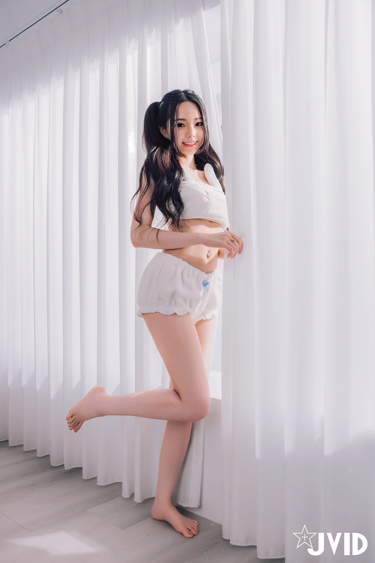 JVID 胎尼 & 啾啾 – 啾啾親自開箱豪華AI情慾娃娃Tiny🥵真人比例完美粉嫩E奶💦激情互動舌吻揉奶樣樣來🔞 Set.01 - P29