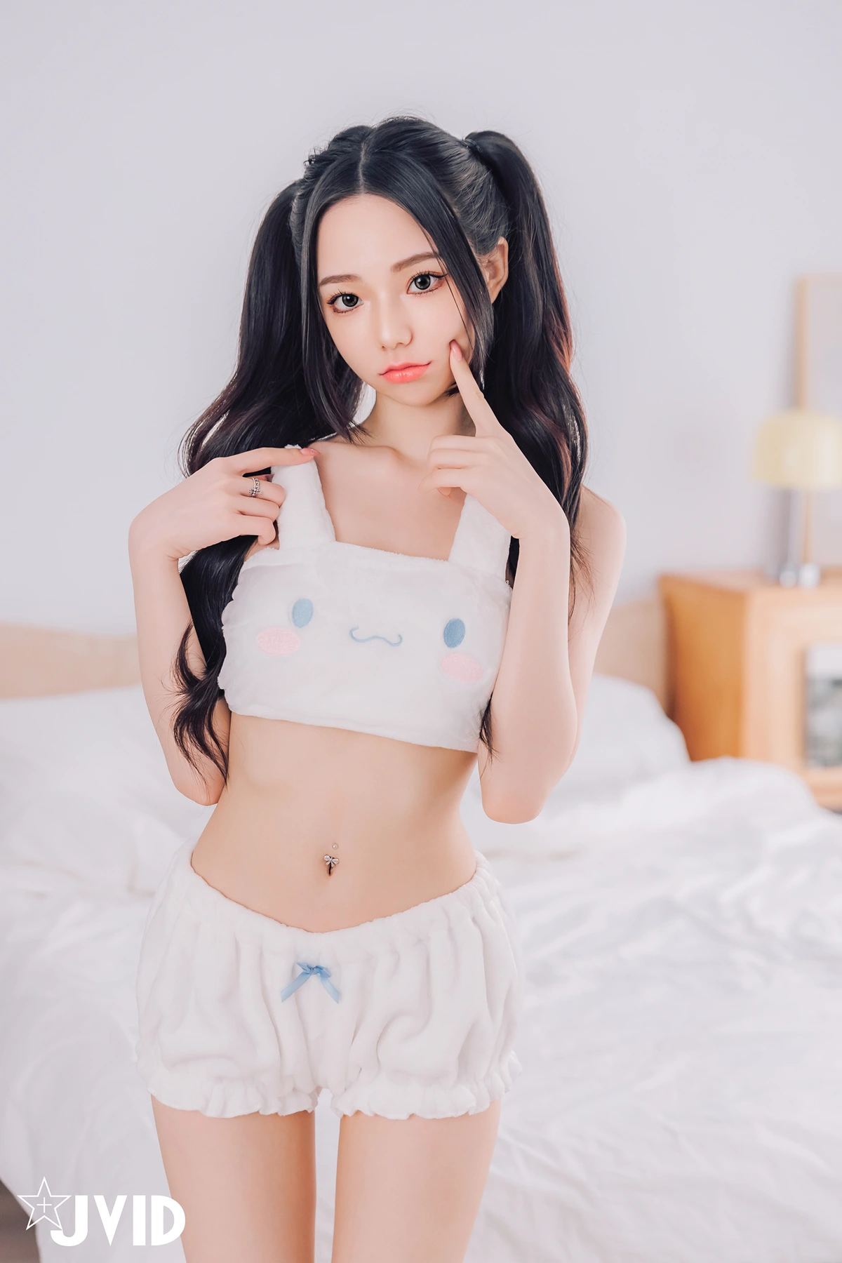 JVID 胎尼 & 啾啾 – 啾啾親自開箱豪華AI情慾娃娃Tiny🥵真人比例完美粉嫩E奶💦激情互動舌吻揉奶樣樣來🔞 Set.01 - P3