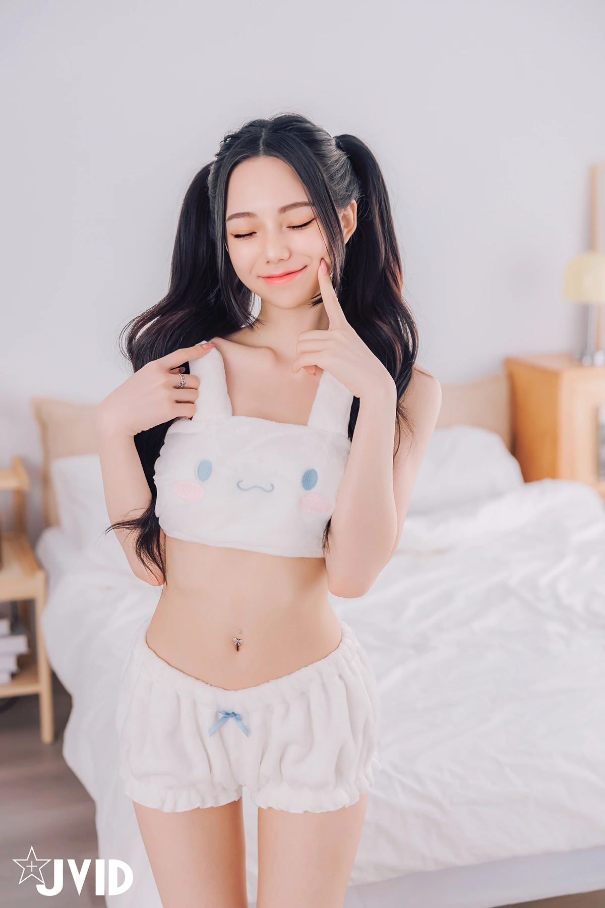 JVID 胎尼 & 啾啾 – 啾啾親自開箱豪華AI情慾娃娃Tiny🥵真人比例完美粉嫩E奶💦激情互動舌吻揉奶樣樣來🔞 Set.01 - P4
