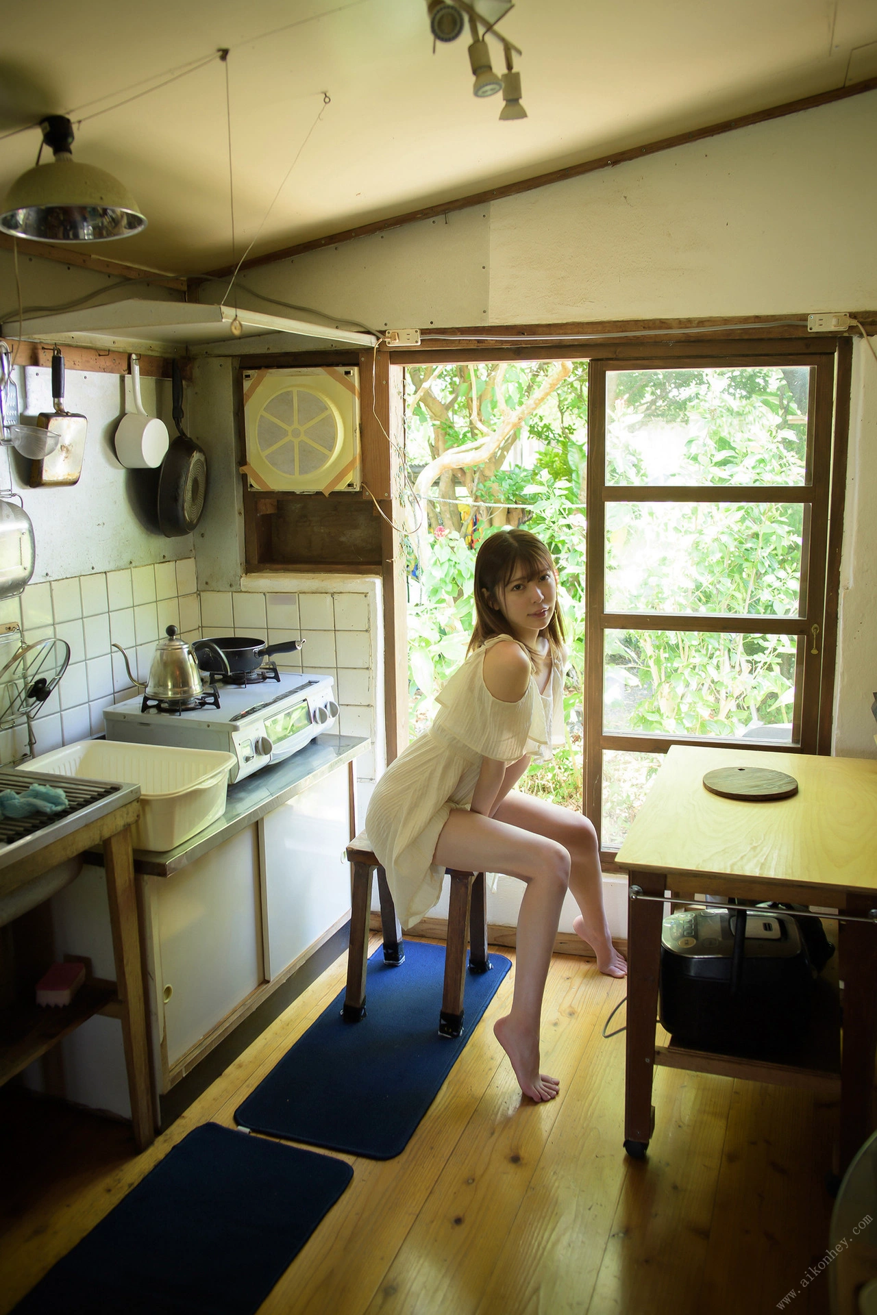Hinako Mori 森日向子, ヌード写真集 「夏 駆ける 空 Blue sky Blue」 Set.01 - P16