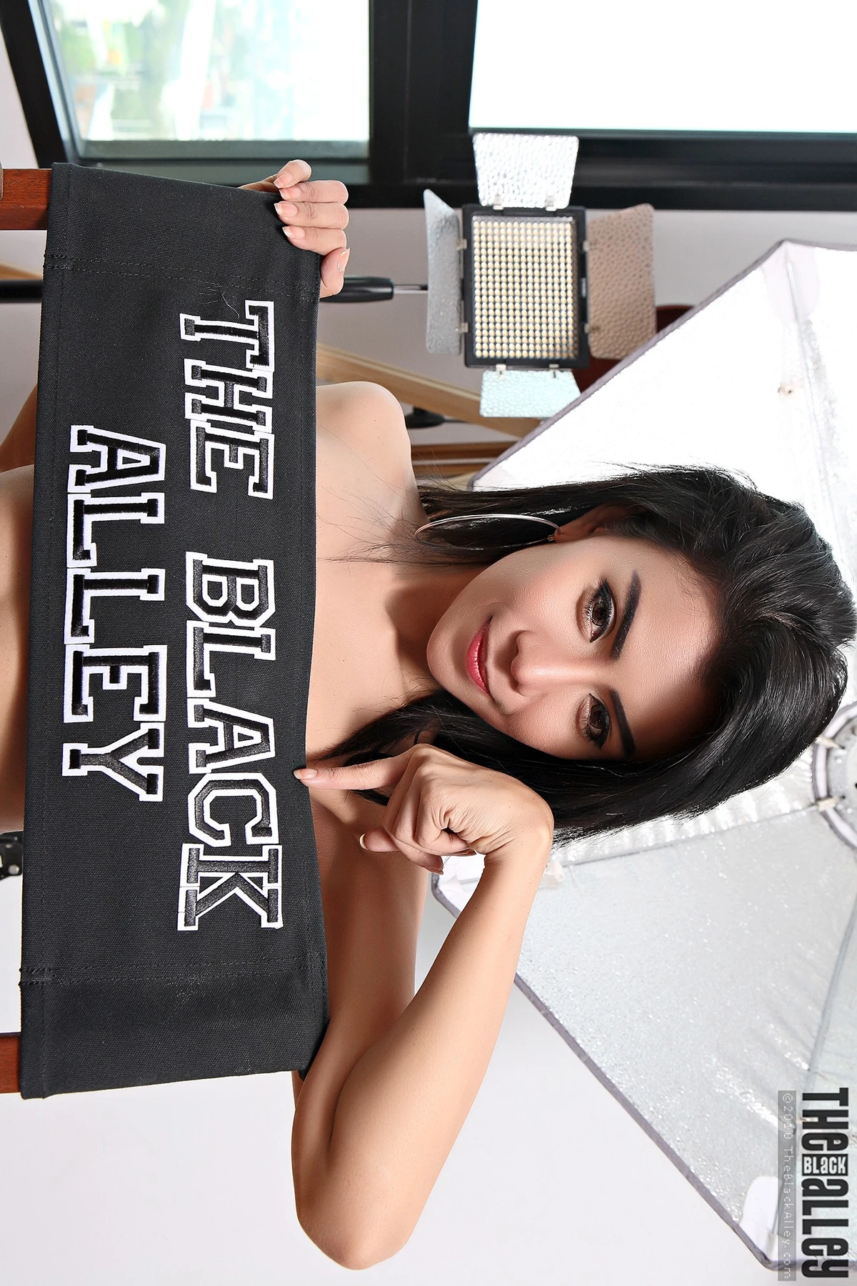 Aliyah The Black Alley Photobook Set.02 - P80