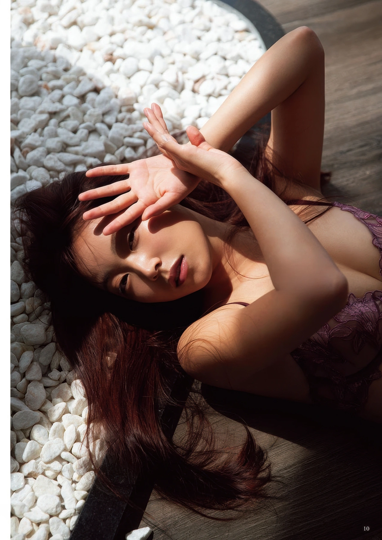 Miru Shiroma 白間美瑠, Young Champion 2025 No.23 (ヤングチャンピオン 2025年23号) - P9