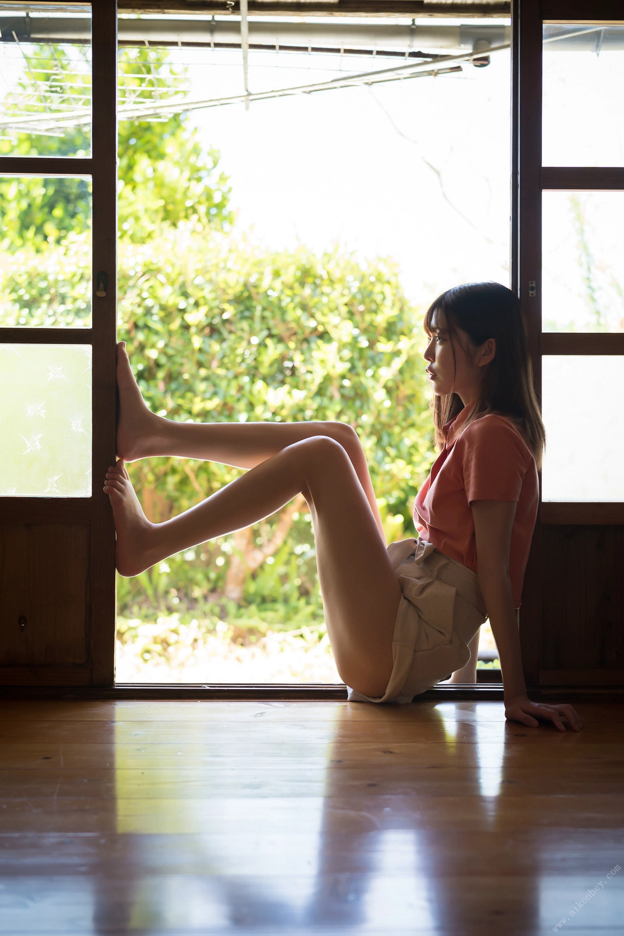 Hinako Mori 森日向子, ヌード写真集 「夏 駆ける 空 Blue sky Blue」 Set.02 - P4