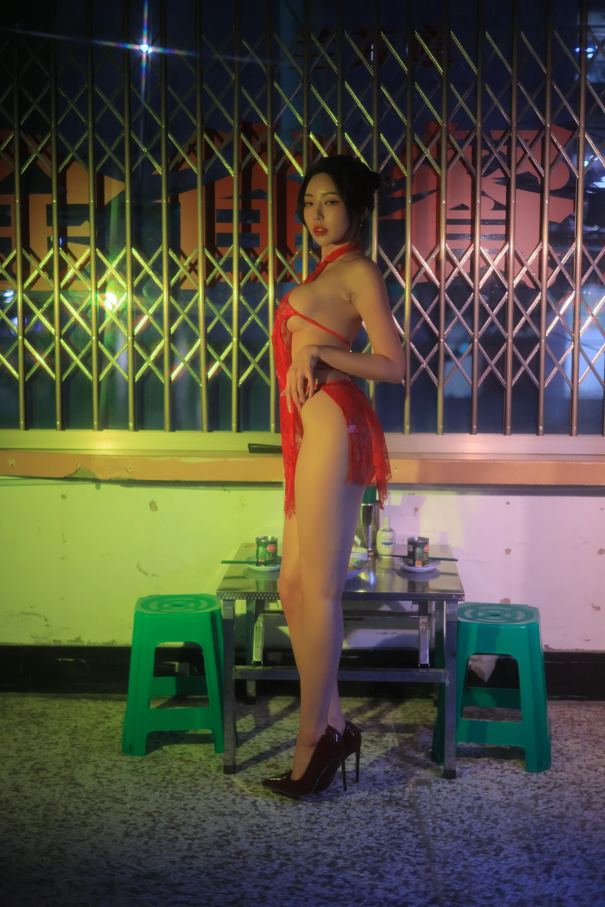 Dongeuran 동그란, PhotoBook 「Hong Kong」 Set.01 - P28