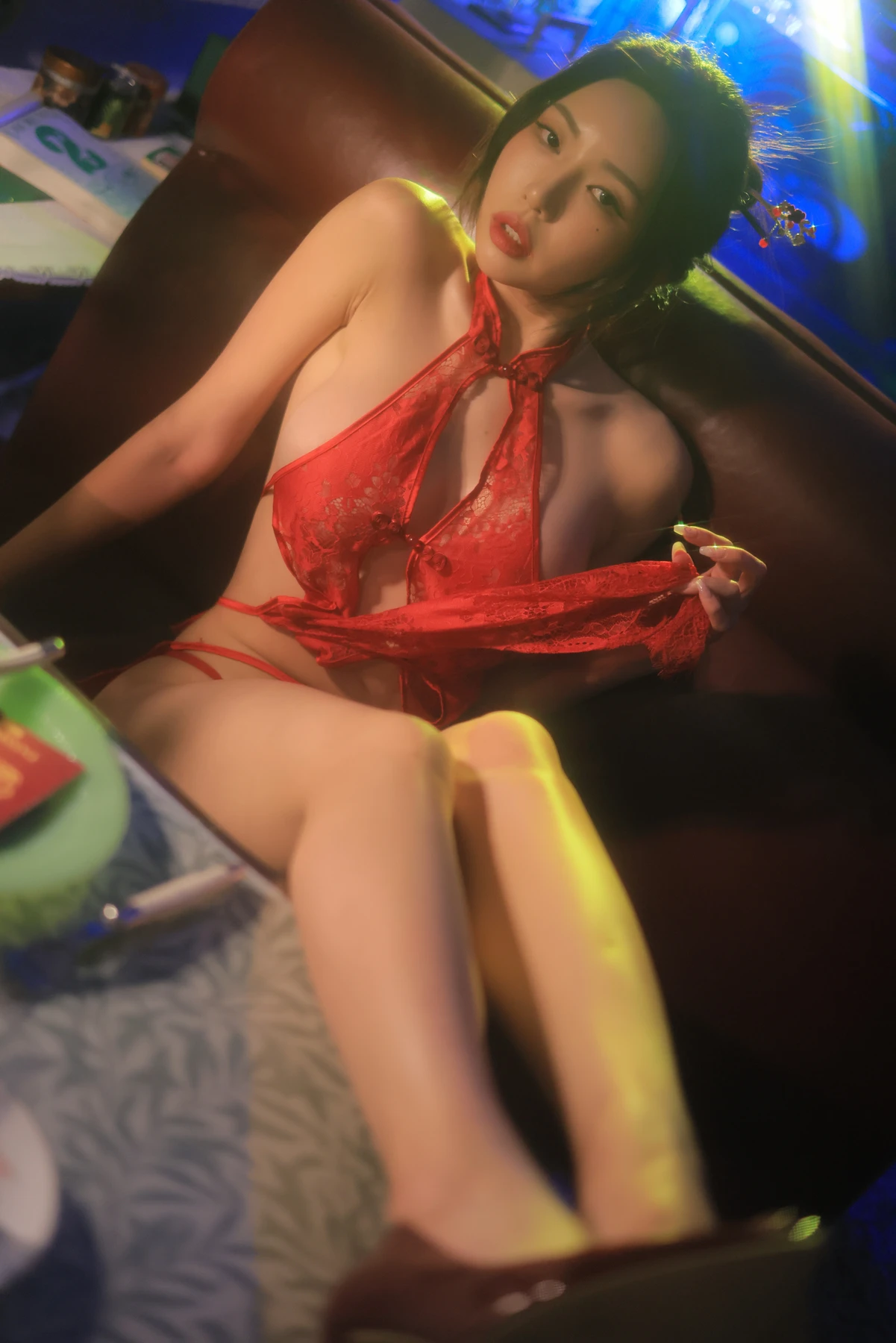 Dongeuran 동그란, PhotoBook 「Hong Kong」 Set.01 - P39