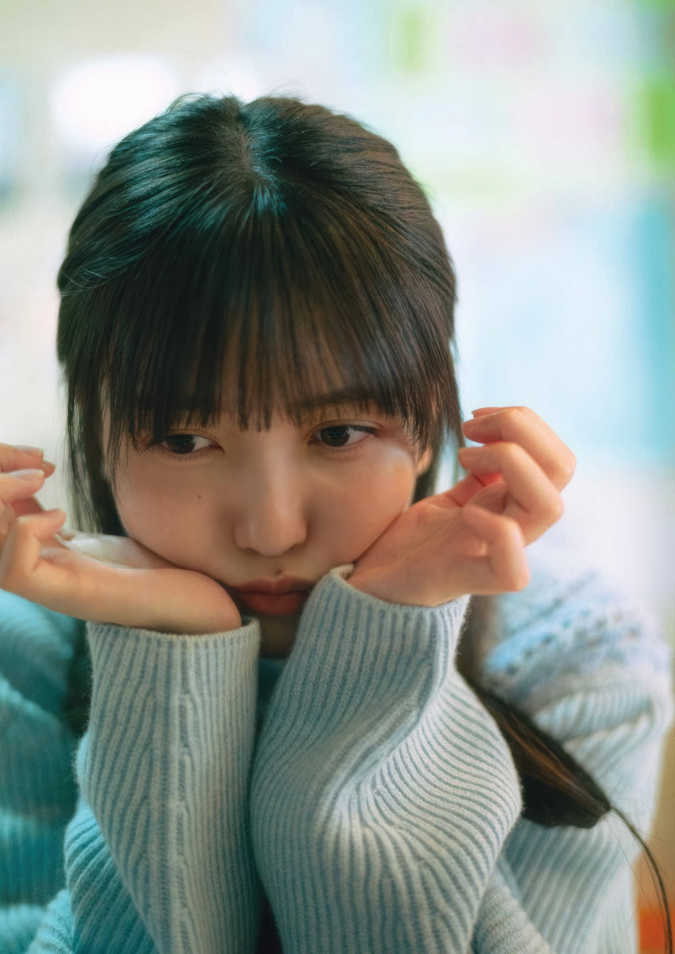 Shiori Kubo 久保史緒里, Young Gangan 2025 No.23 (ヤングガンガン 2025年23号) - P9
