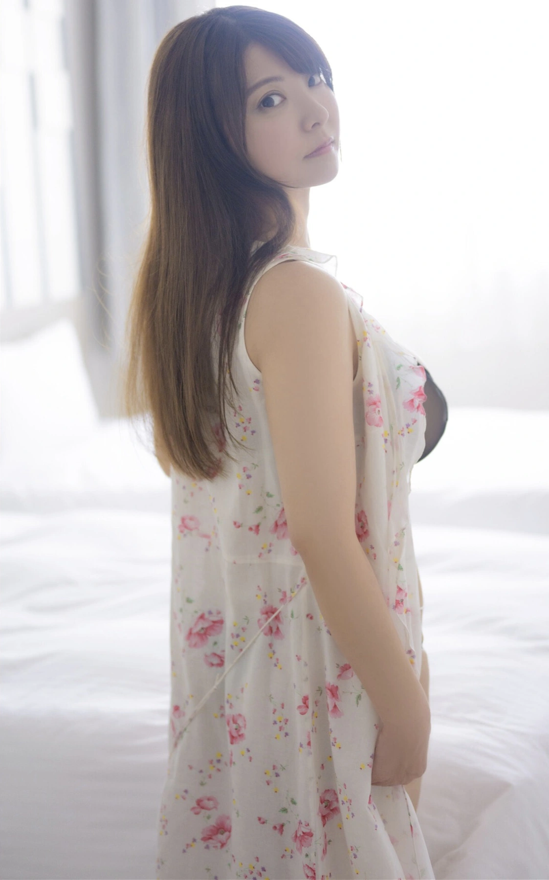 Miri Hanai 花井美理, グラビア写真集 「Kiss You 2」 Set.01 - P22