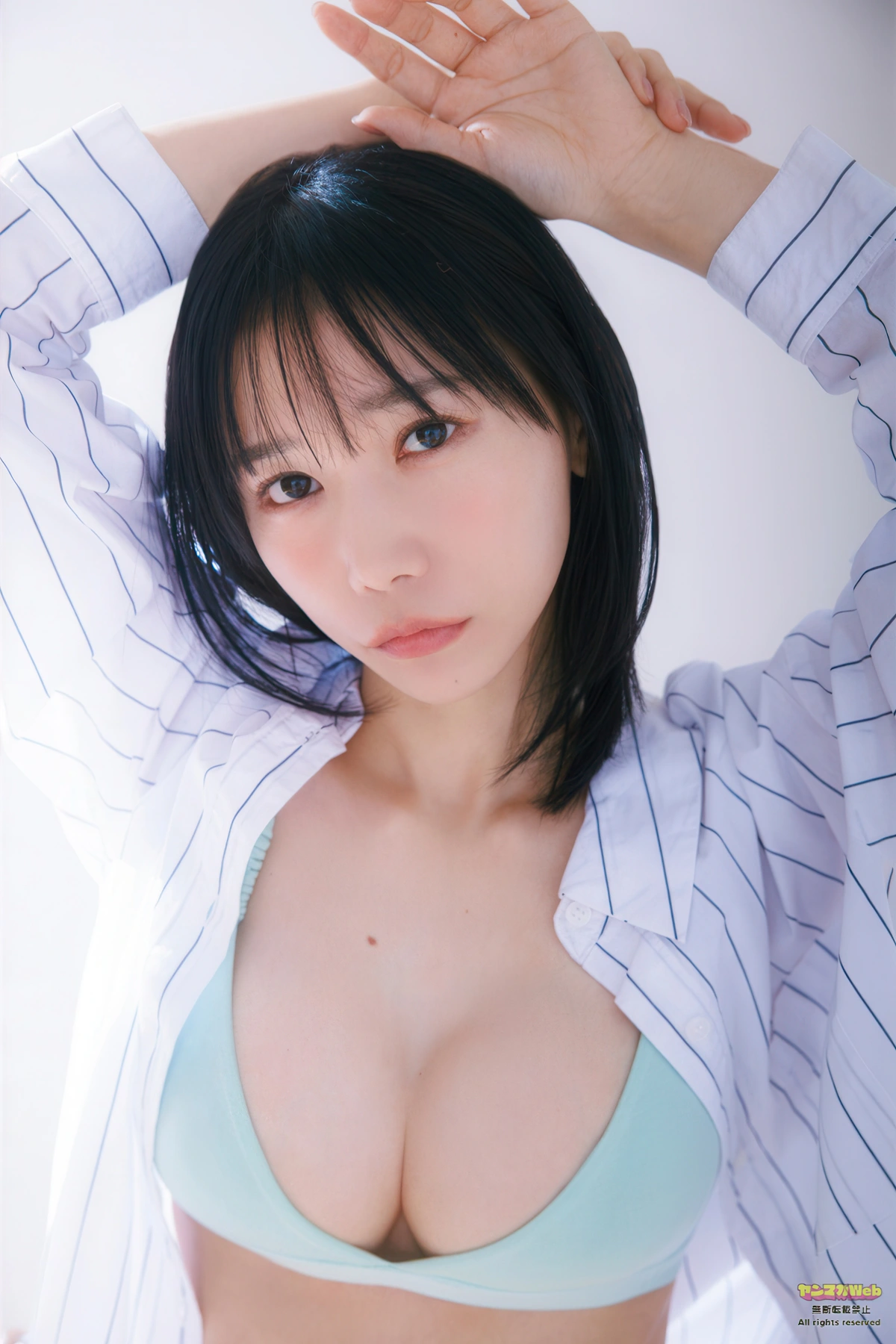 Sara Hosoya 細谷さら, Miku Kurosaka 黒坂未来, Young Magazine 2026 No.02-03 (ヤングマガジン 2026年2-3号) - P15