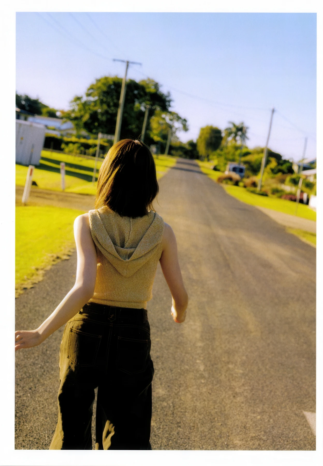 Suzuka Tomita 富田鈴花, 写真集 「鈴花サーキット」 Set.03 - P3