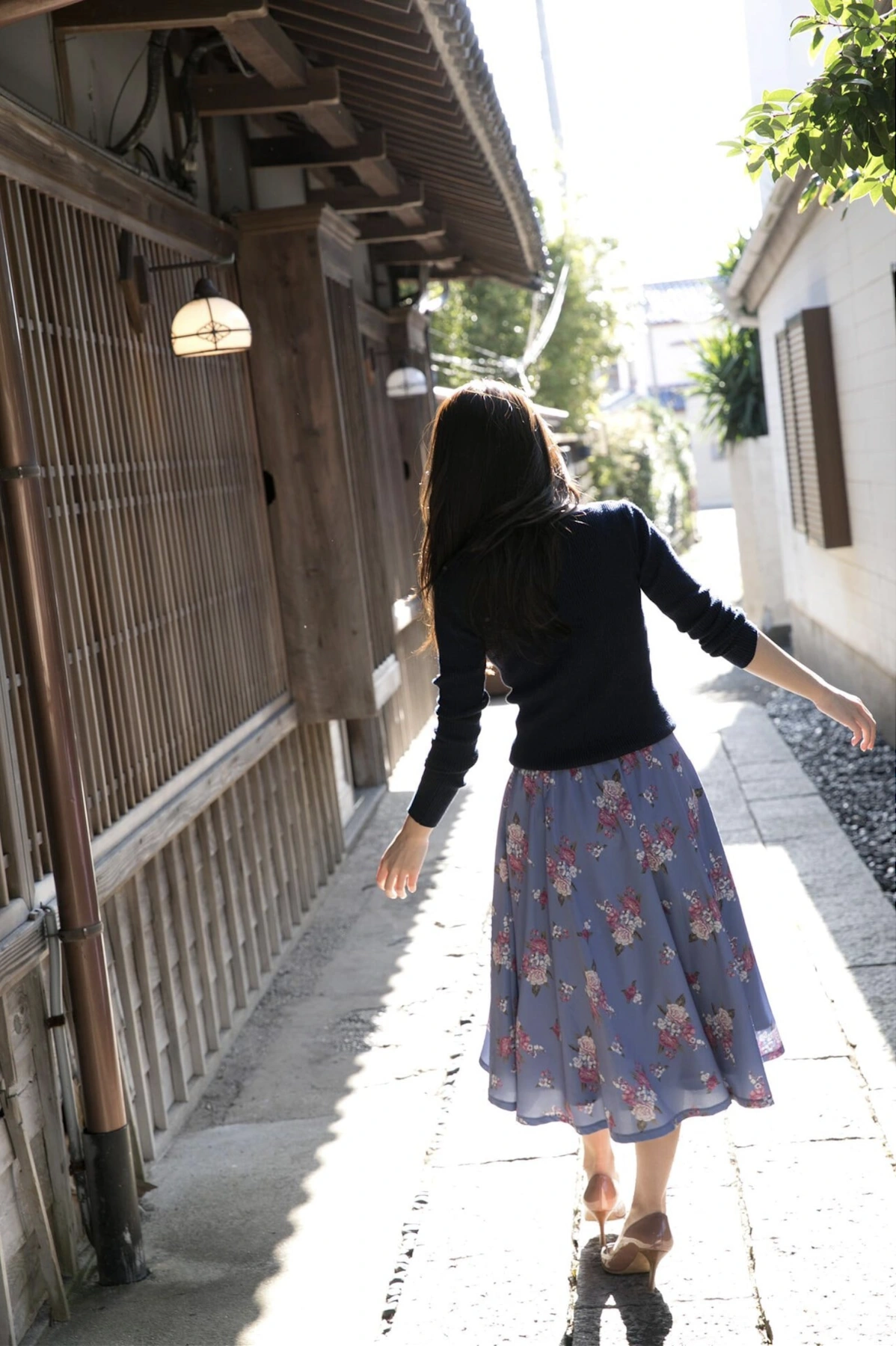 Miu Nakamura 仲村美海, 週刊ポストデジタル写真集 『背中を流して』 Set.01 - P4