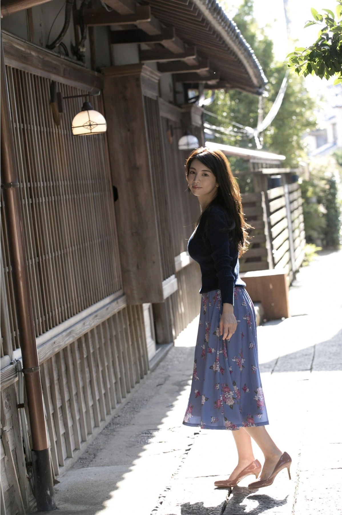Miu Nakamura 仲村美海, 週刊ポストデジタル写真集 『背中を流して』 Set.01 - P5